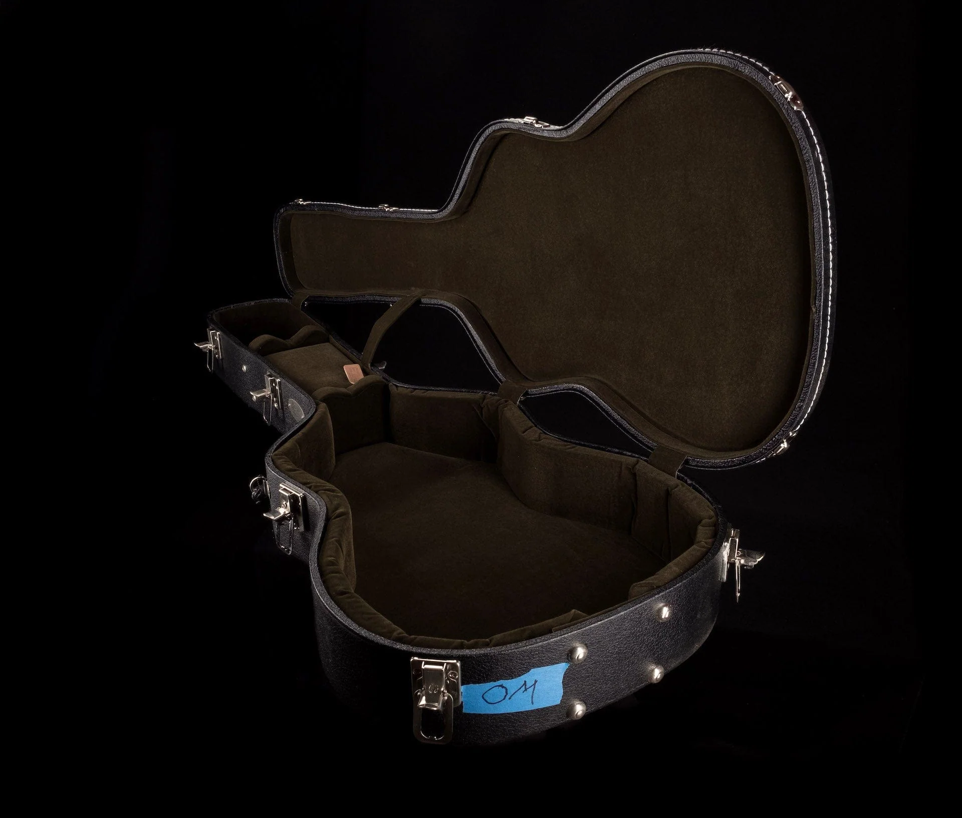 Used Collings OM Acoustic Hardshell Case - Image 4