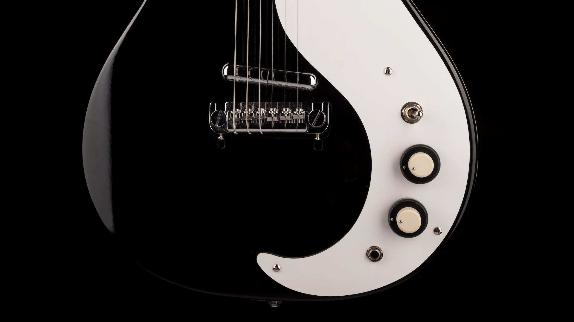 Used Danelectro 59 DC Black with Gig Bag - Image 5
