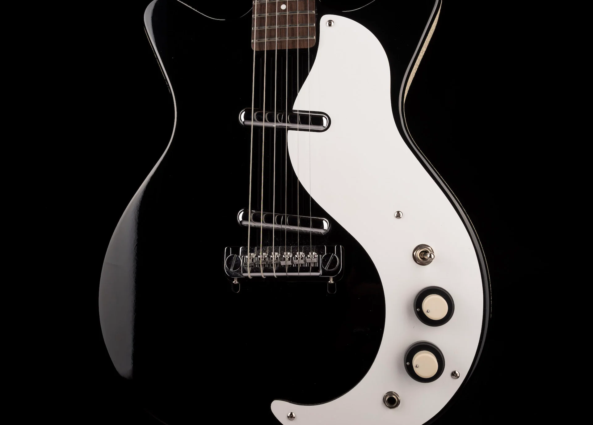 Used Danelectro 59 DC Black with Gig Bag - Image 6