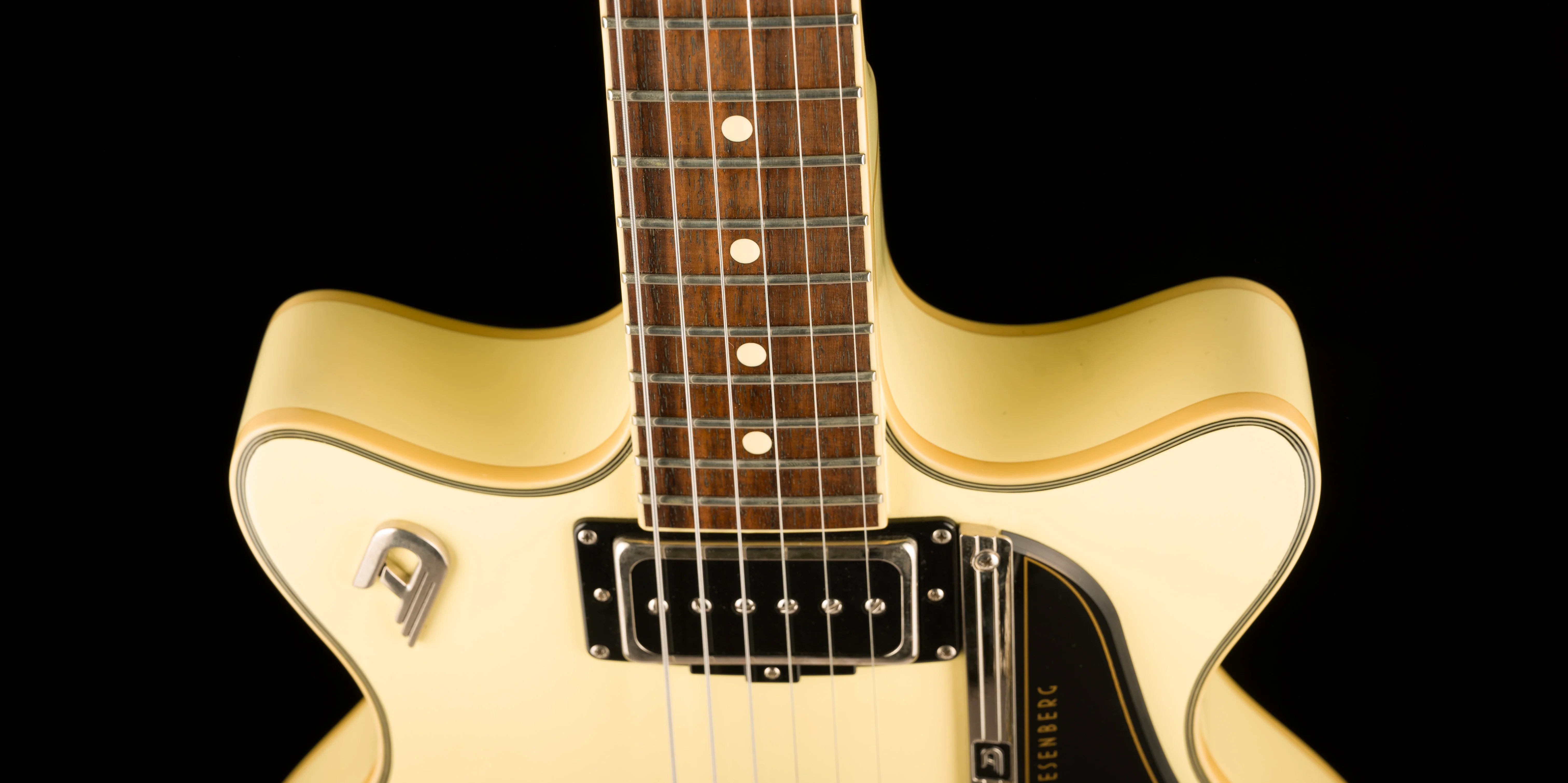 Used Duesenberg Fullerton TV Vintage White with Gig Bag - Image 3