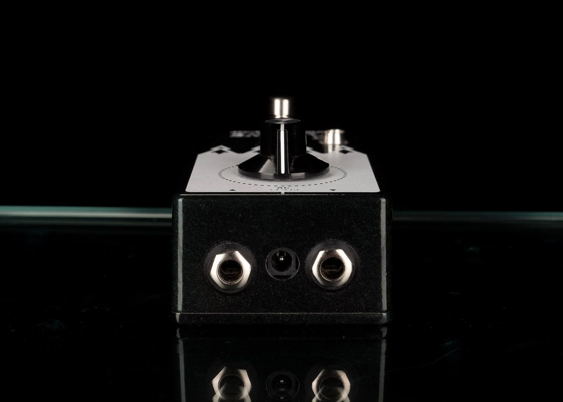 Used EarthQuaker Devices V1 Arrows Preamp Booster with Box - Image 4