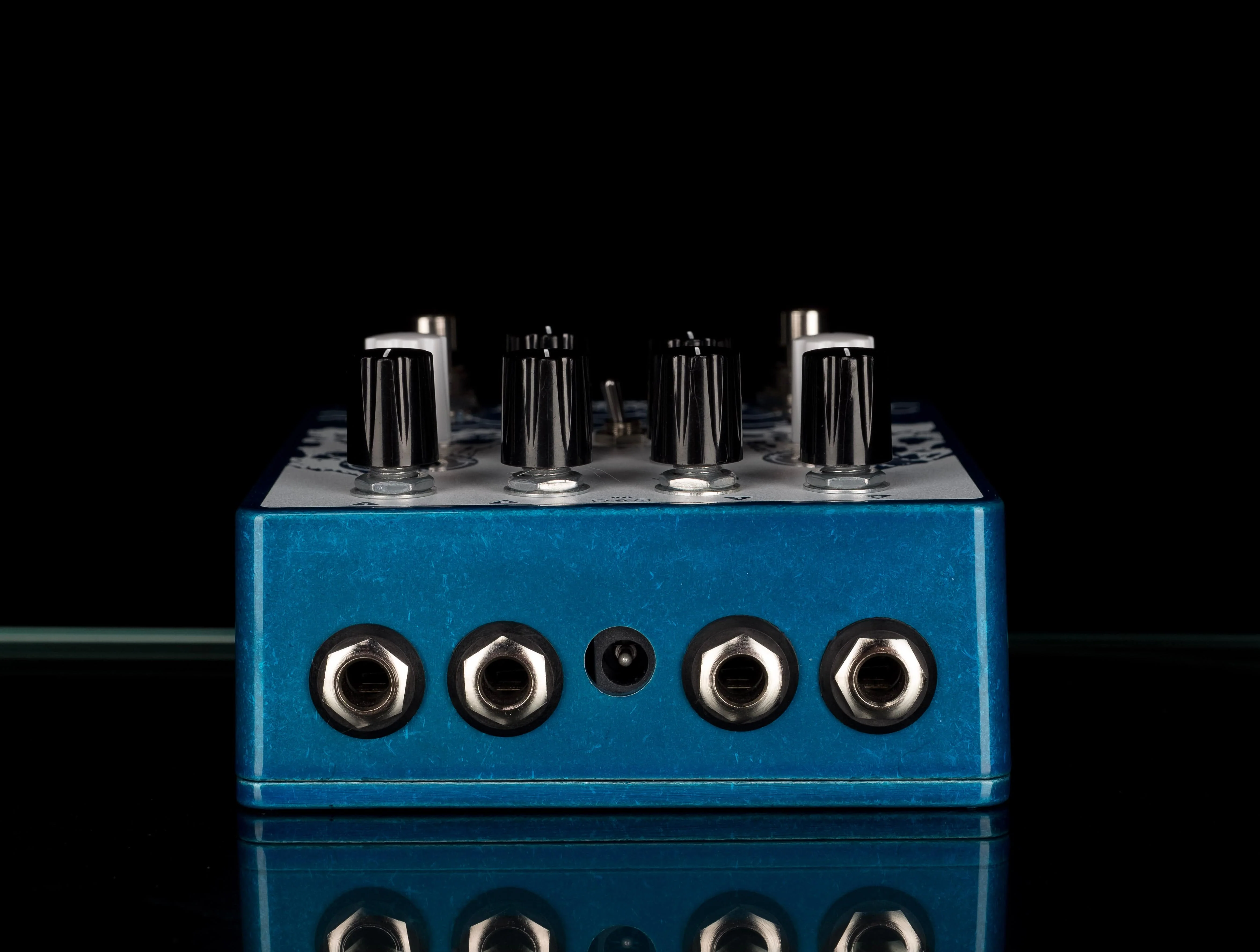 Used EarthQuaker Devices Avalanche Run V2 Reverb/Delay Guitar Effect Pedal - Image 3