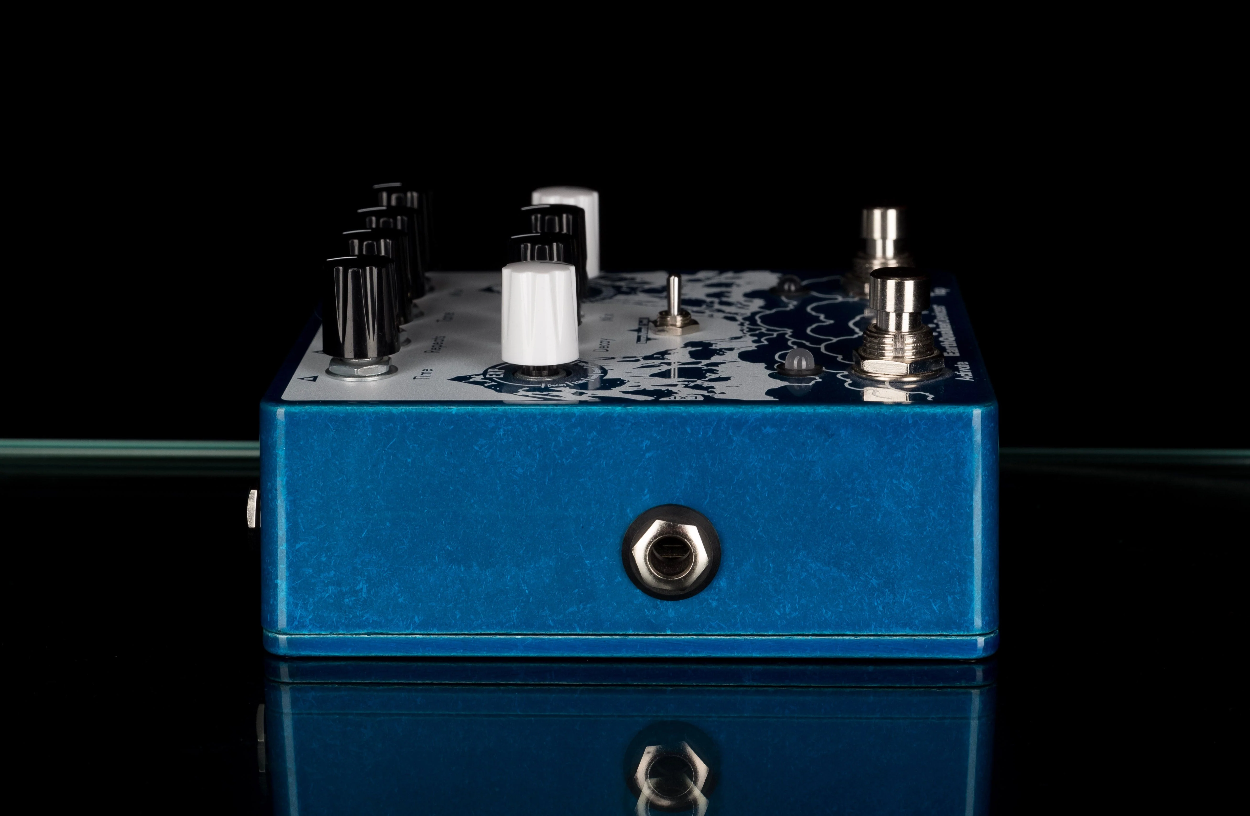 Used EarthQuaker Devices Avalanche Run V2 Reverb/Delay Guitar Effect Pedal - Image 5