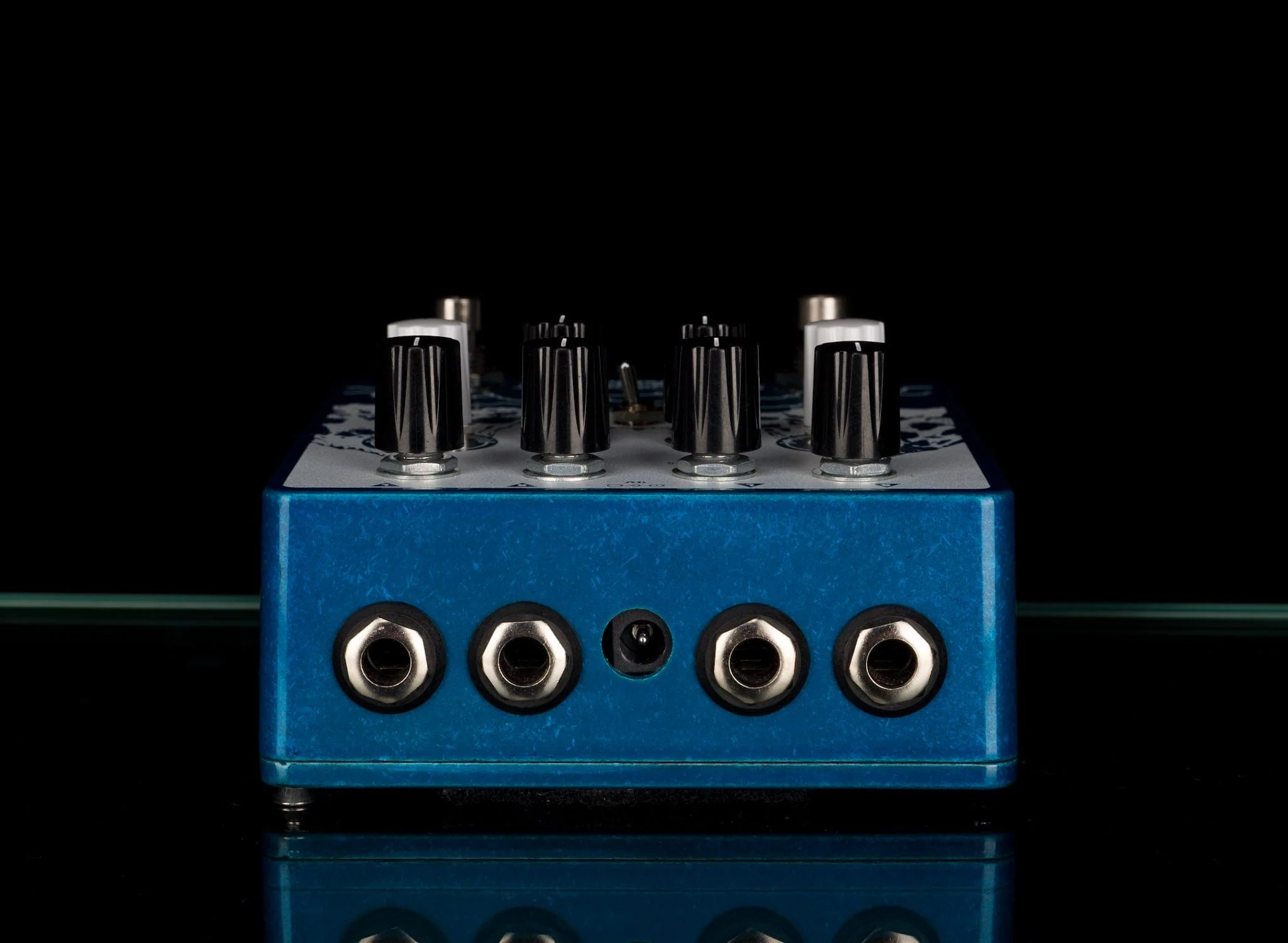 Used EarthQuaker Devices Avalanche Run Reverb/Delay Guitar Effect Pedal With Box - Image 3