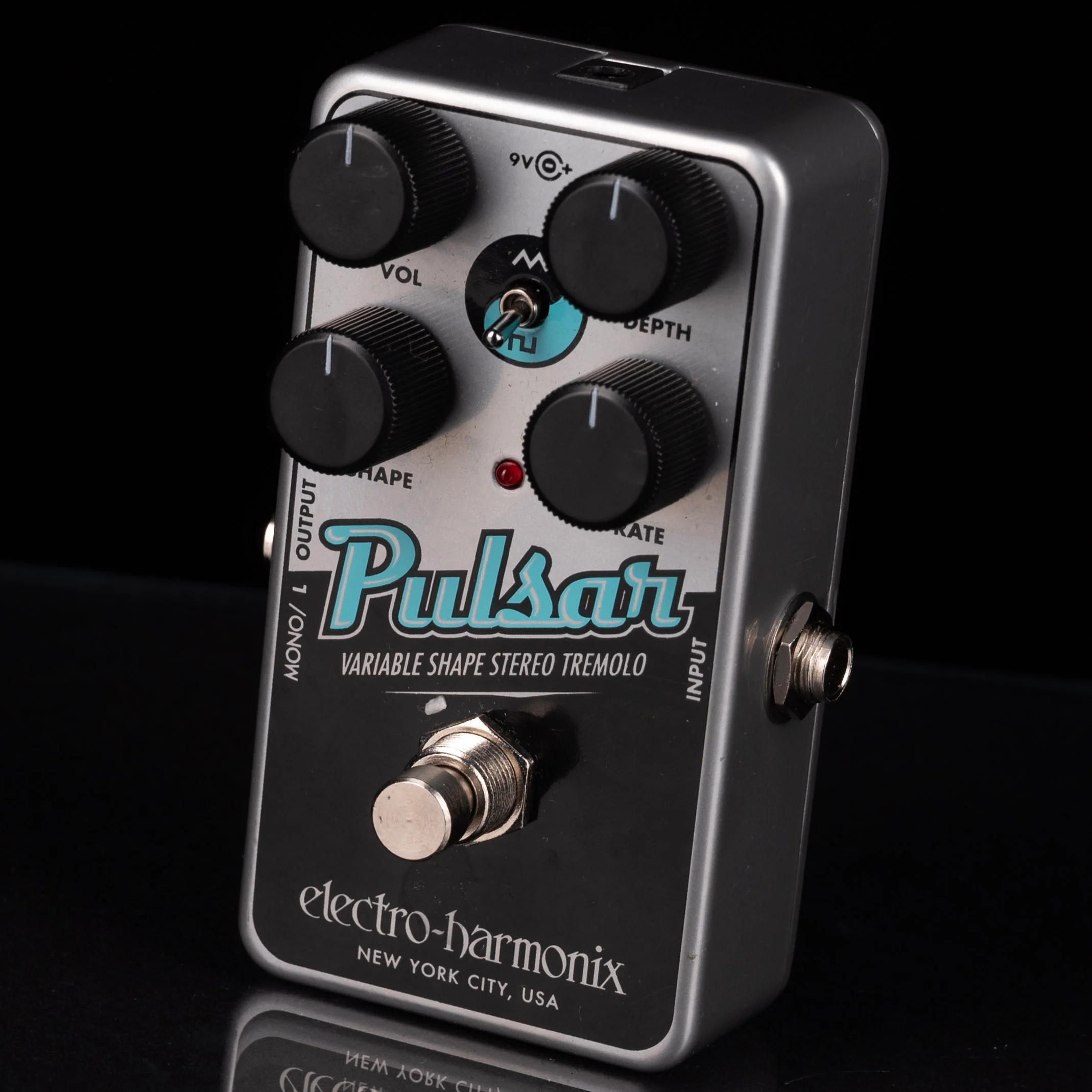 Used Electro-Harmonix Nano Pulsar Stereo Tremolo Pedal - Image 2