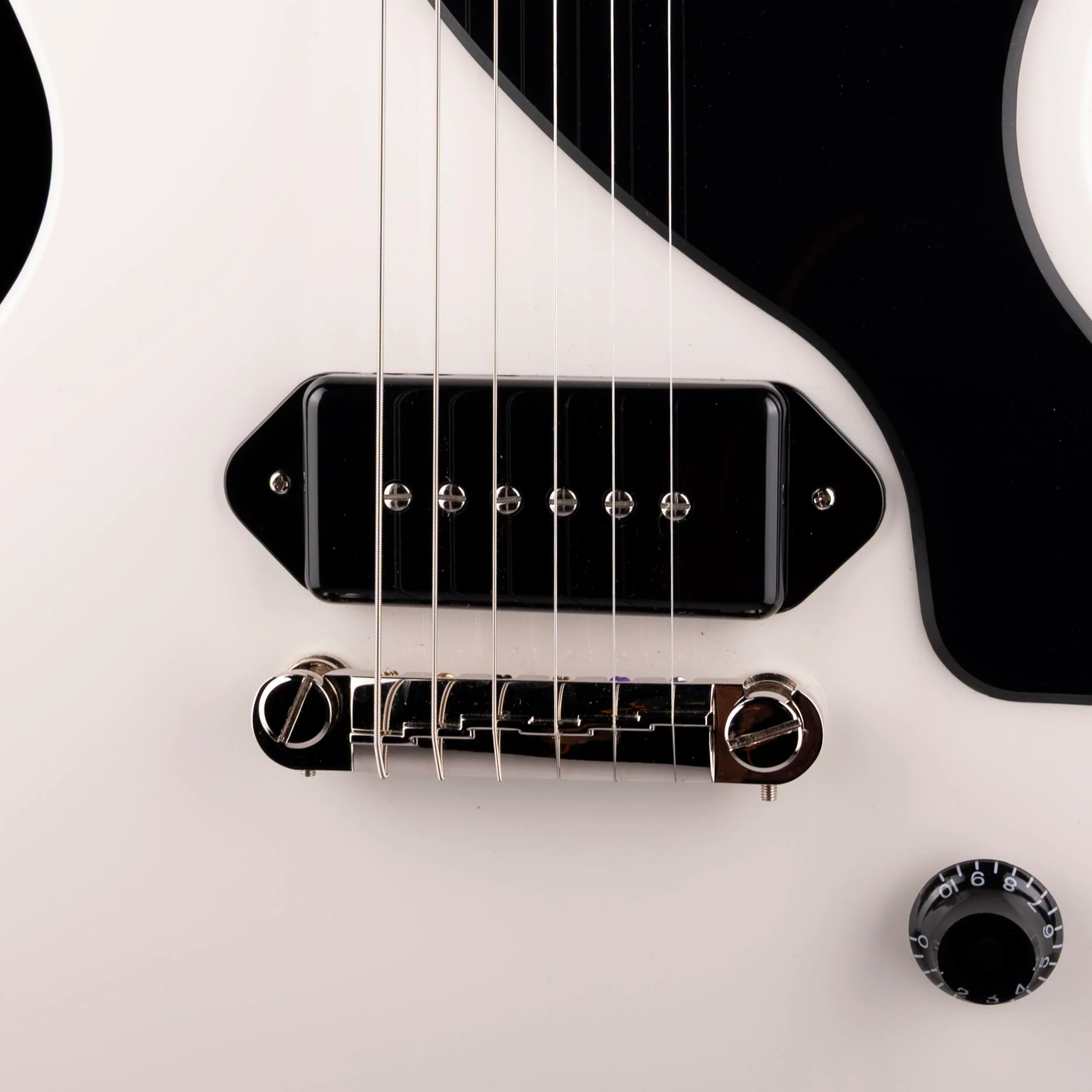 Used Epiphone Billie Joe Armstrong Les Paul Junior Classic White with OHSC - Image 4