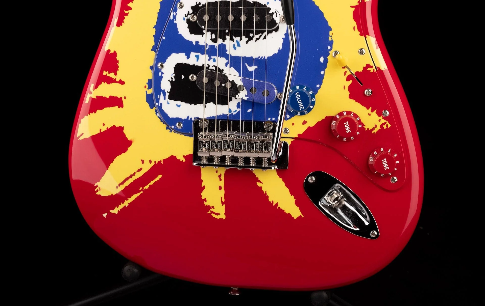 Used Fender 30th Anniversary Screamadelica Stratocaster with Gig Bag - Image 5