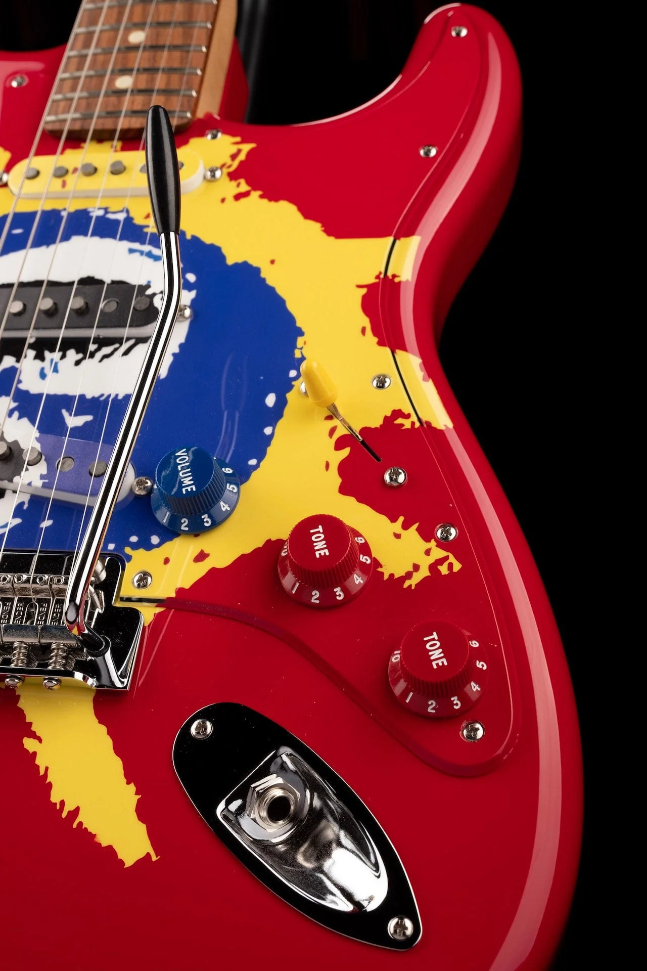 Used Fender 30th Anniversary Screamadelica Stratocaster with Gig Bag - Image 8