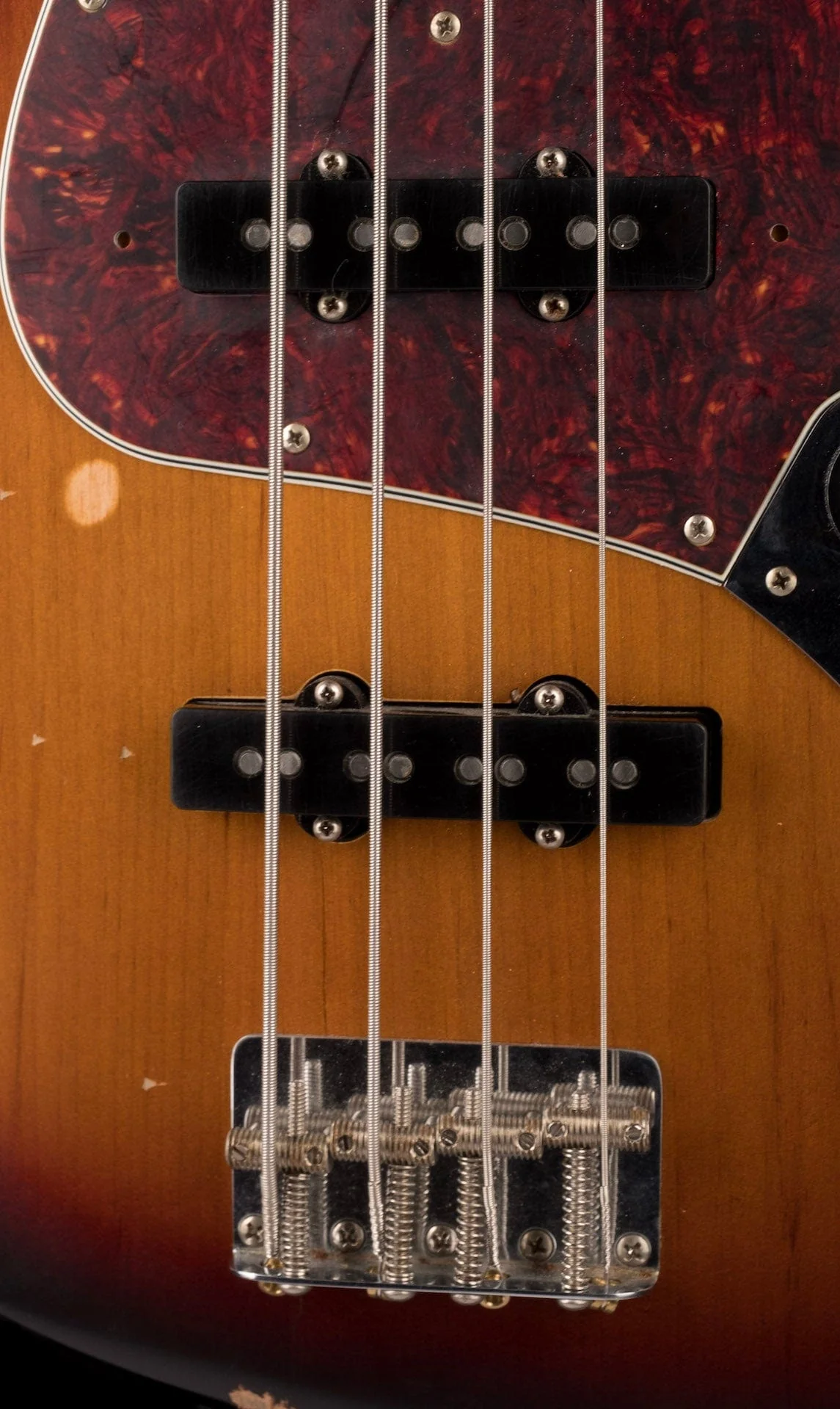 Used 2018 Fender 60th Anniversary Road Worn Jazz Bass 3-Tone Sunburst with OHSC - Image 7