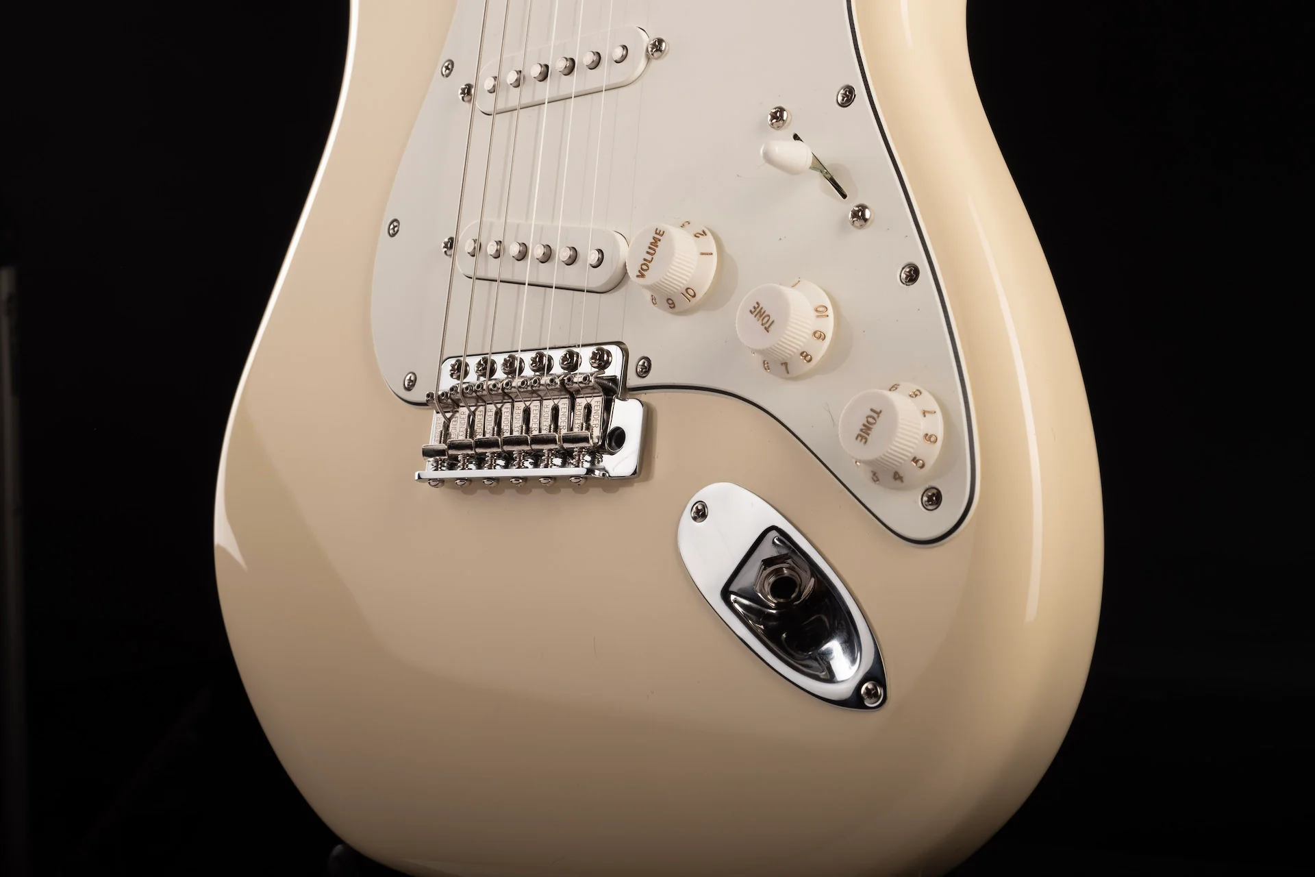 Used Fender Albert Hammond Jr. Stratocaster Olympic White with Gig Bag - Image 4