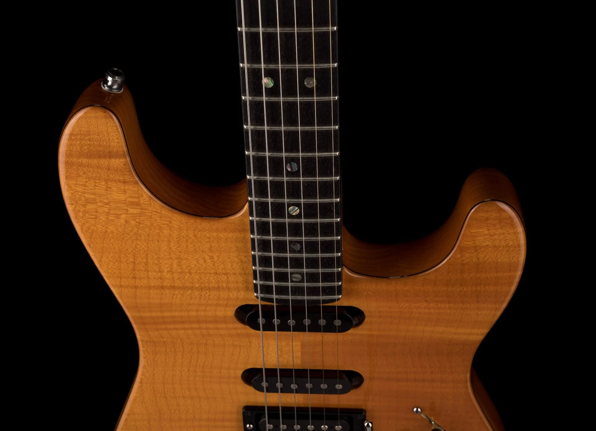 Used Fender American Deluxe Stratocaster FMT HSS Amber with Case - Image 3