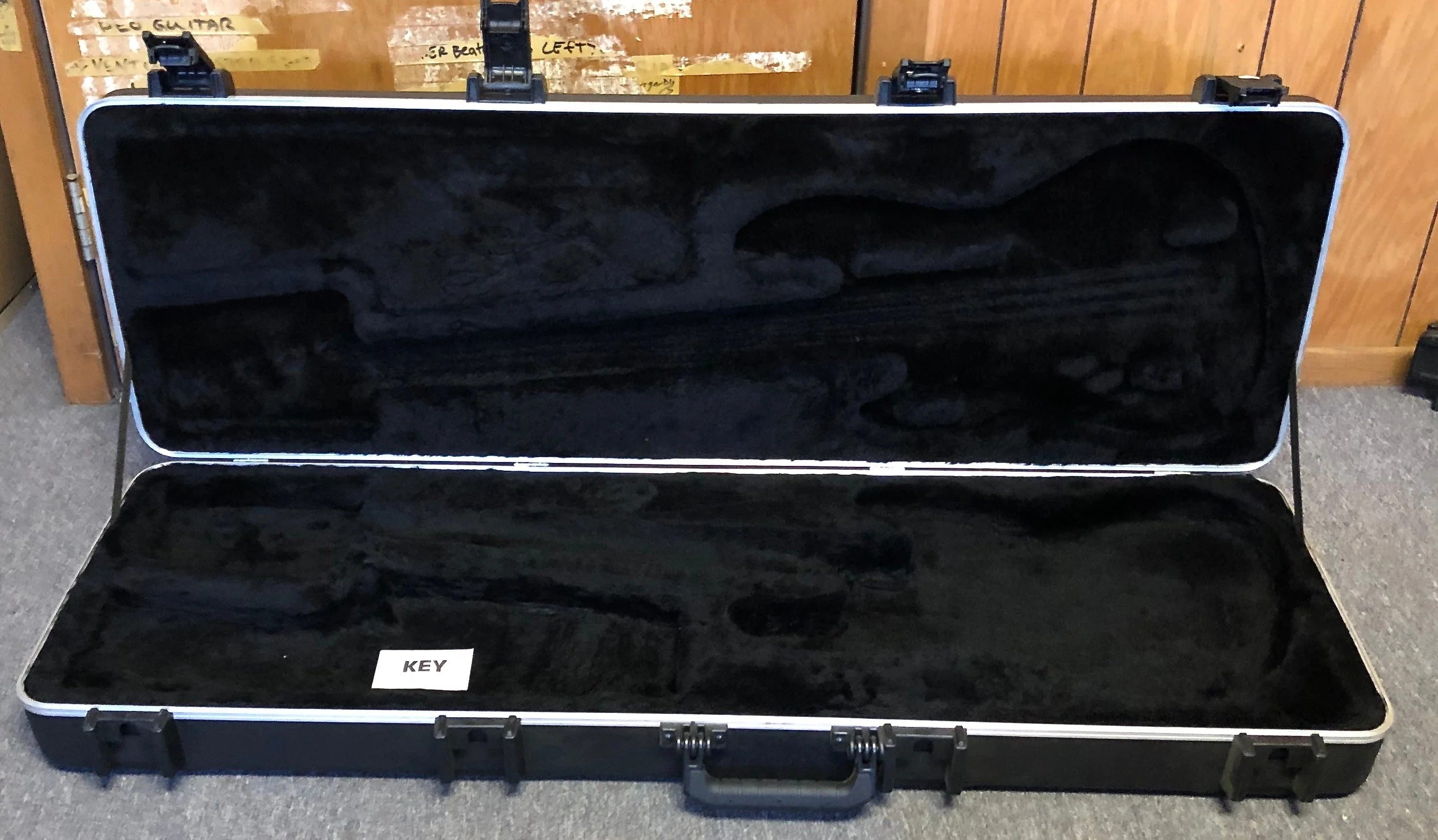 Used Fender American Standard Jazz Bass Black TSA Black Molded Plastic Bass Case - Image 2