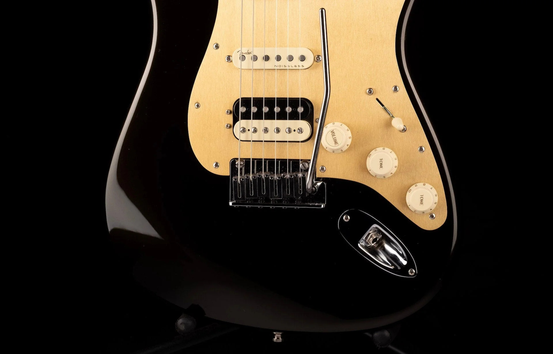 Used Fender American Ultra Strat HSS Texas Tea with OHSC - Image 5