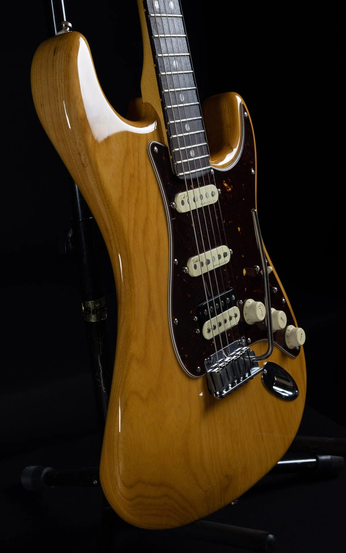 Used Fender American Ultra Stratocaster HSS Aged Natural with Case - Image 4