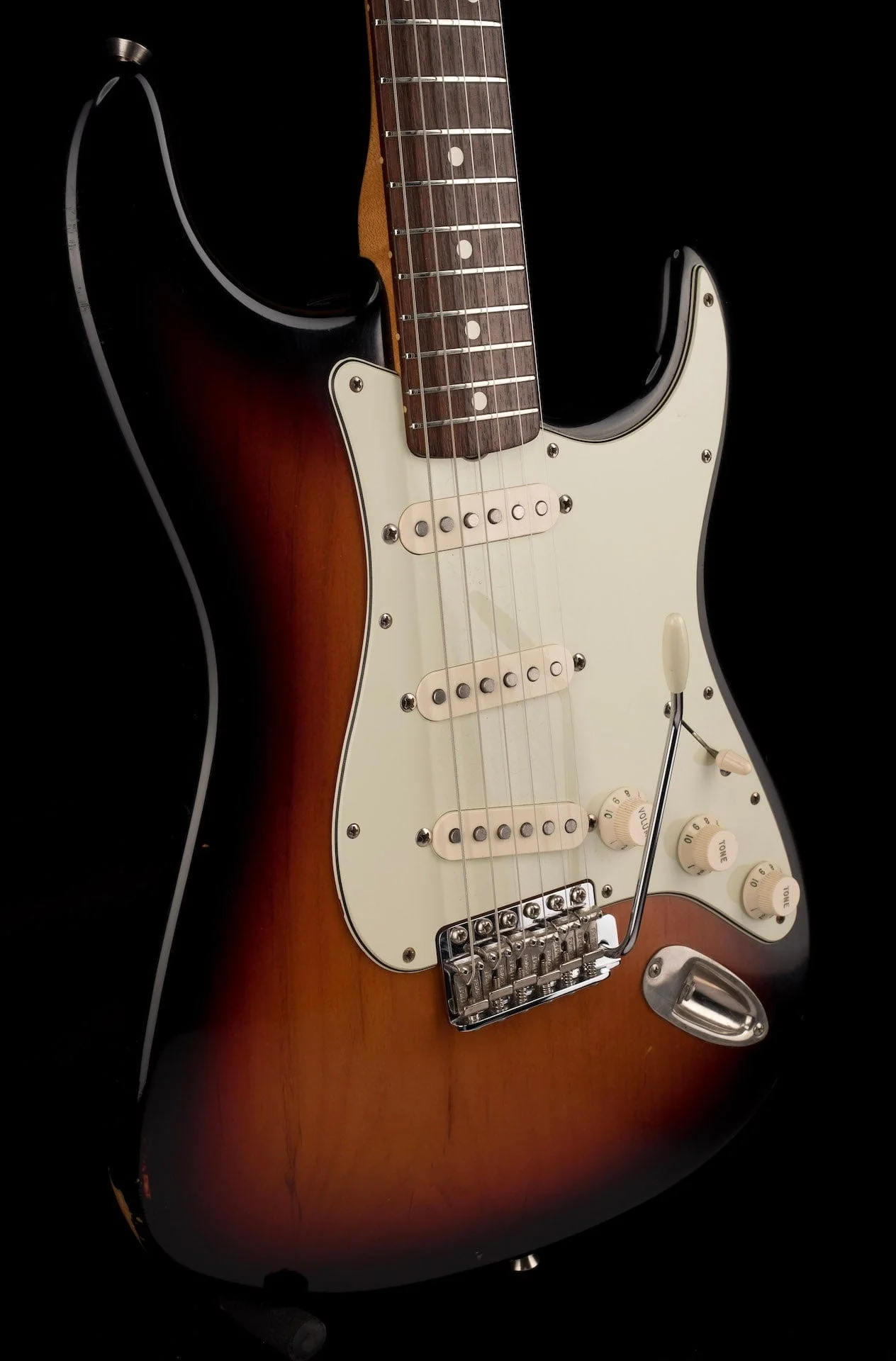 Used Fender American Vintage 1962 Stratocaster 3-Tone Sunburst with OHSC - Image 12