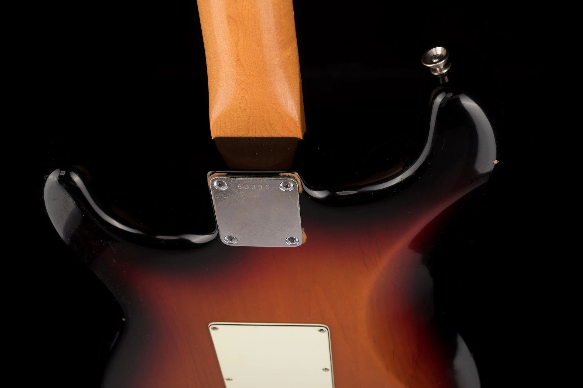 Used Fender American Vintage 1962 Stratocaster 3-Tone Sunburst with OHSC - Image 17