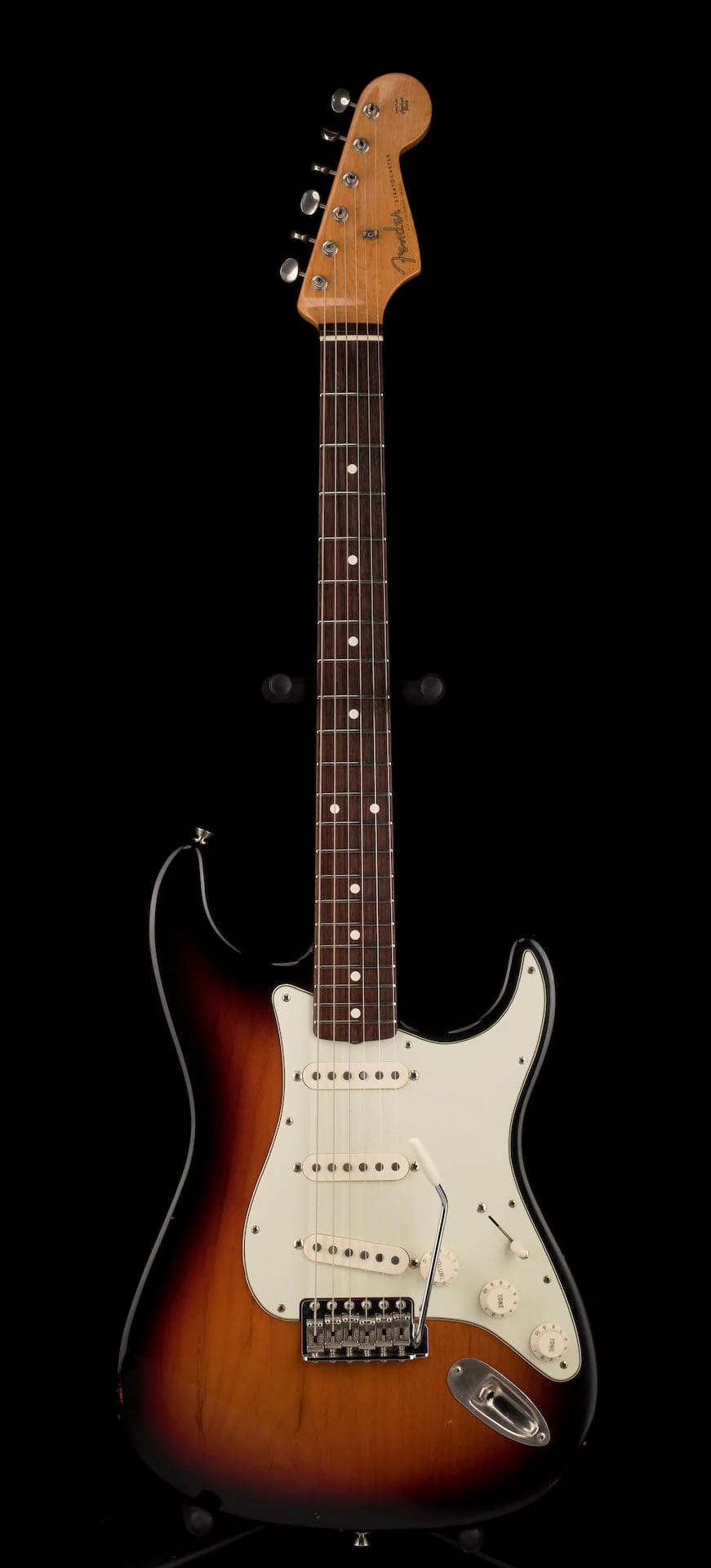 Used Fender American Vintage 1962 Stratocaster 3-Tone Sunburst with OHSC - Image 2