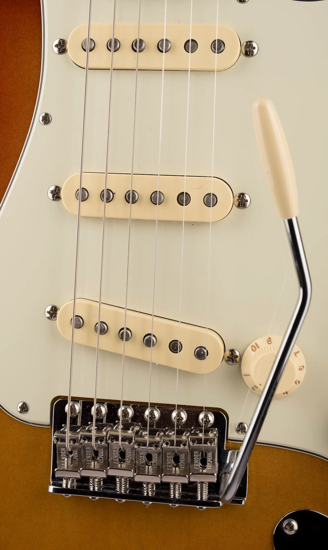Used Fender American Vintage II 1961 Stratocaster 3-Tone Sunburst with OHSC - Image 7