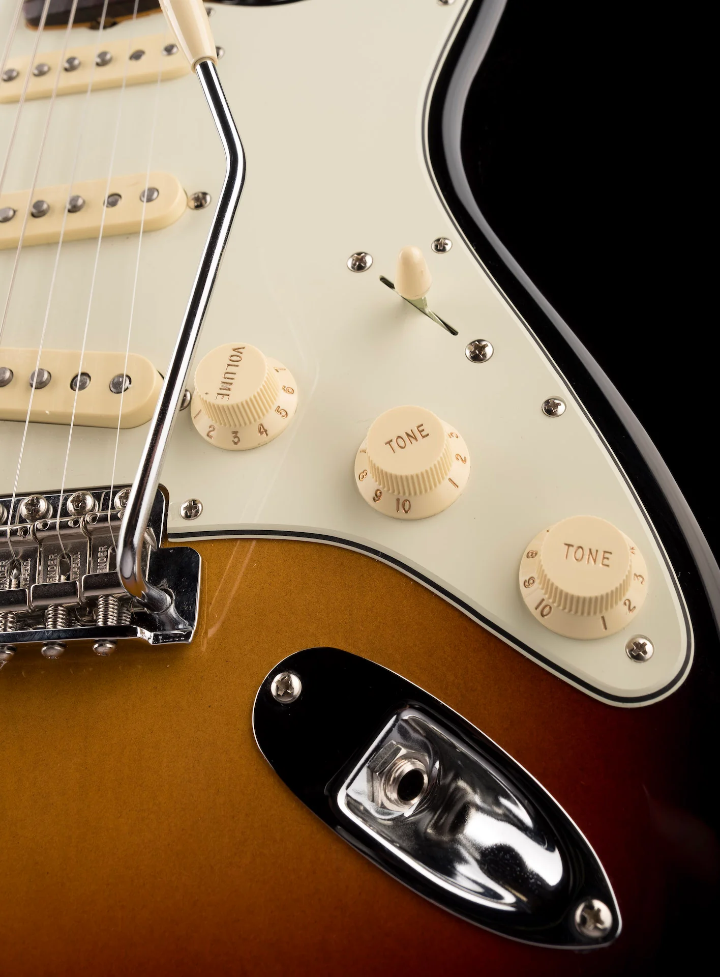 Used Fender American Vintage II 1961 Stratocaster 3-Tone Sunburst with OHSC - Image 8