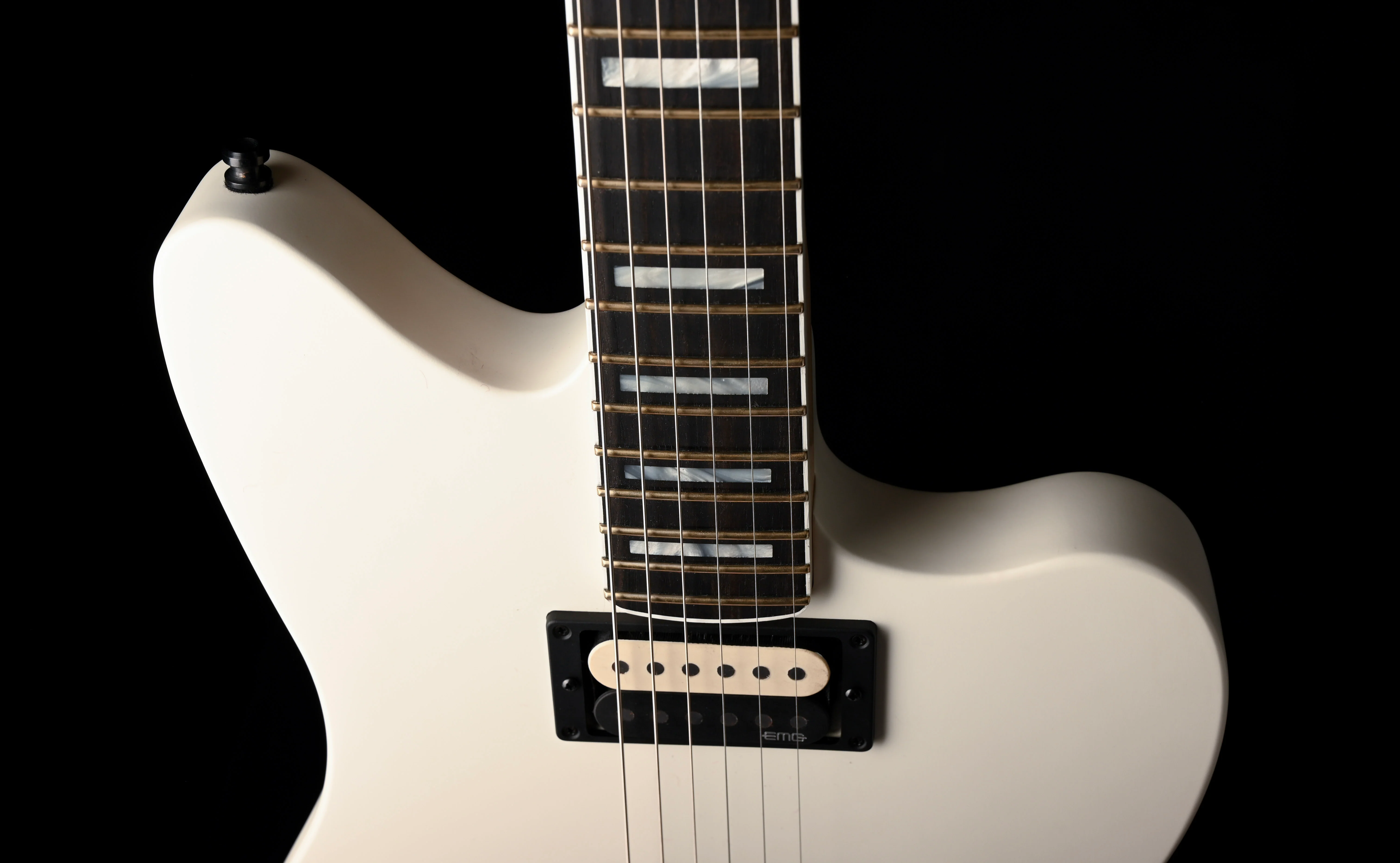 Used Fender Artist Series Jim Root Jazzmaster V4 Flat White with OHSC - Image 3