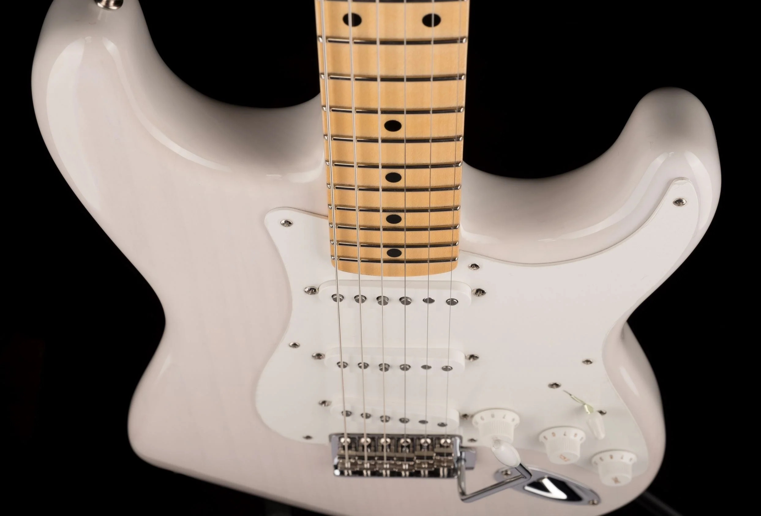 Used Fender Custom Shop 1956 Stratocaster NOS White Blonde with OHSC - Image 9
