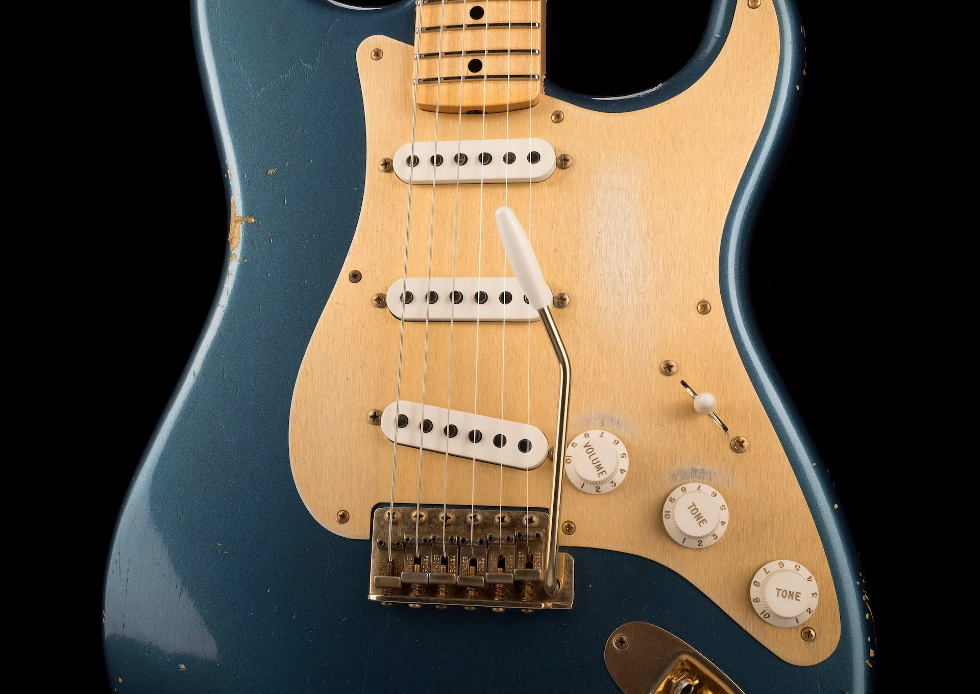 Pre Owned 2013 Fender Custom Shop 1956 Stratocaster Relic Aged Lake Placid Blue With OHSC - Image 6