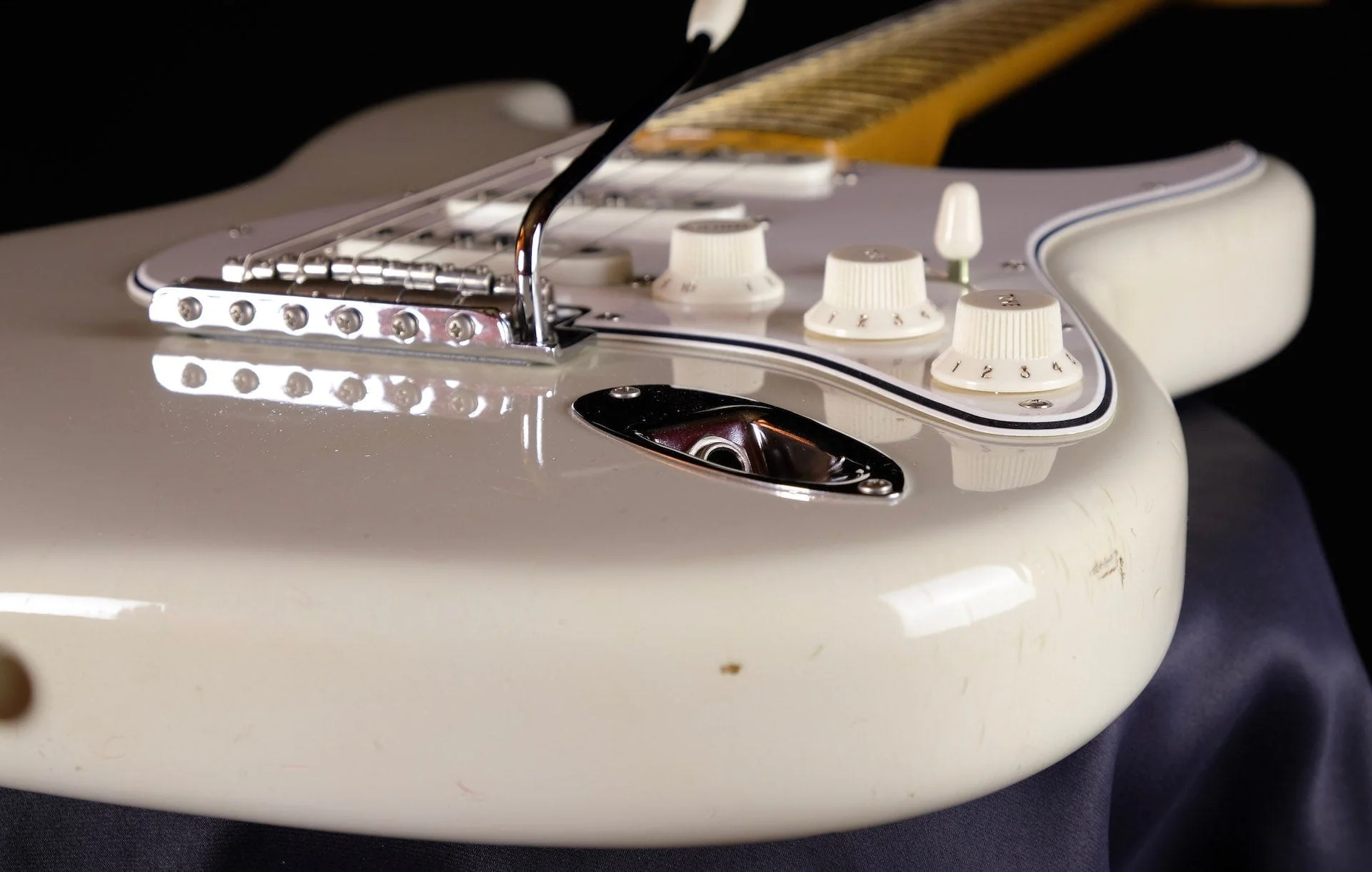 Used Fender Custom Shop Limited Edition Jimi Hendrix "Izabella" Stratocaster Aged Olympic White - Image 9