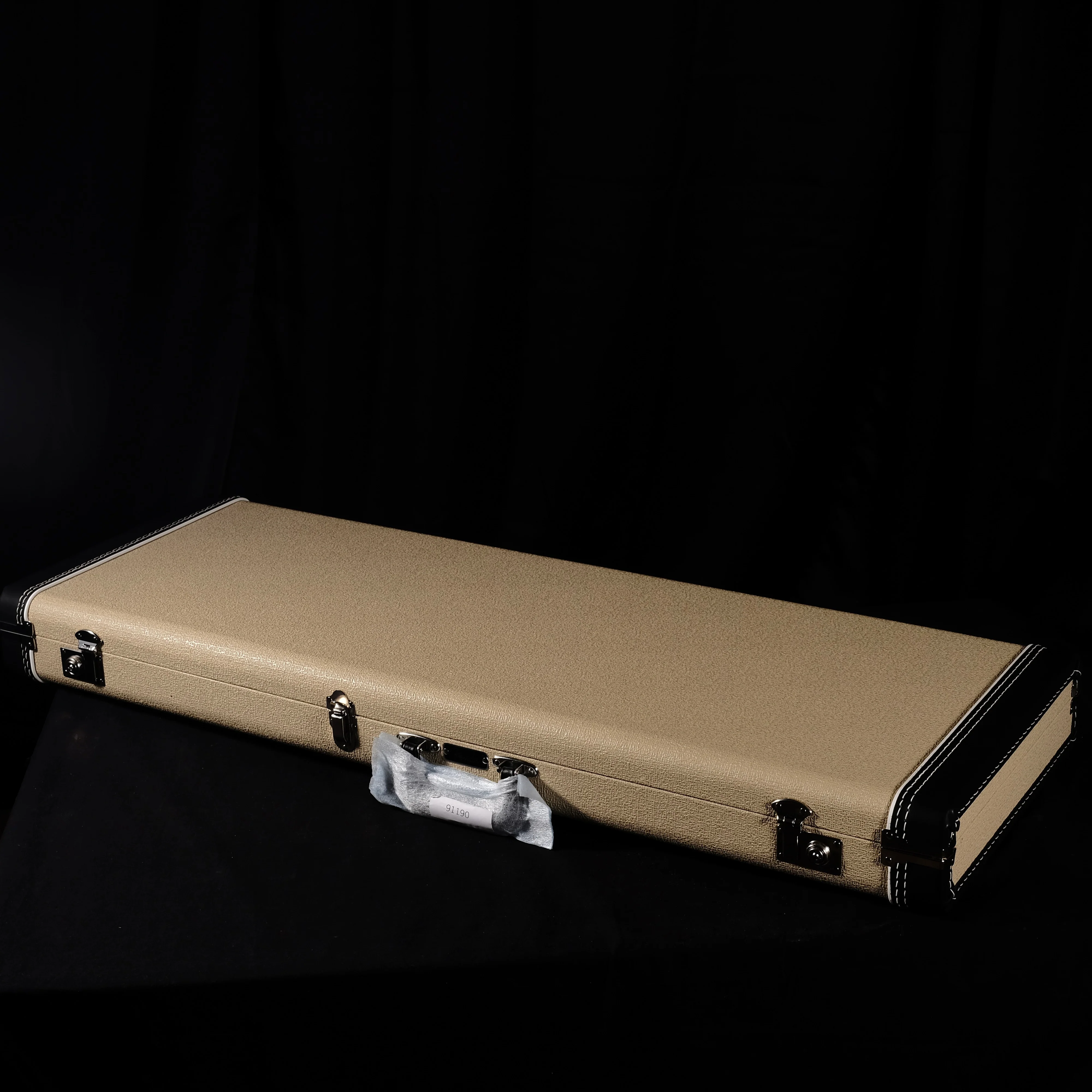 Pre Owned Fender Custom Shop NAMM Limited Edition '63 Telecaster Relic Olympic White w/ OHSC - Image 16