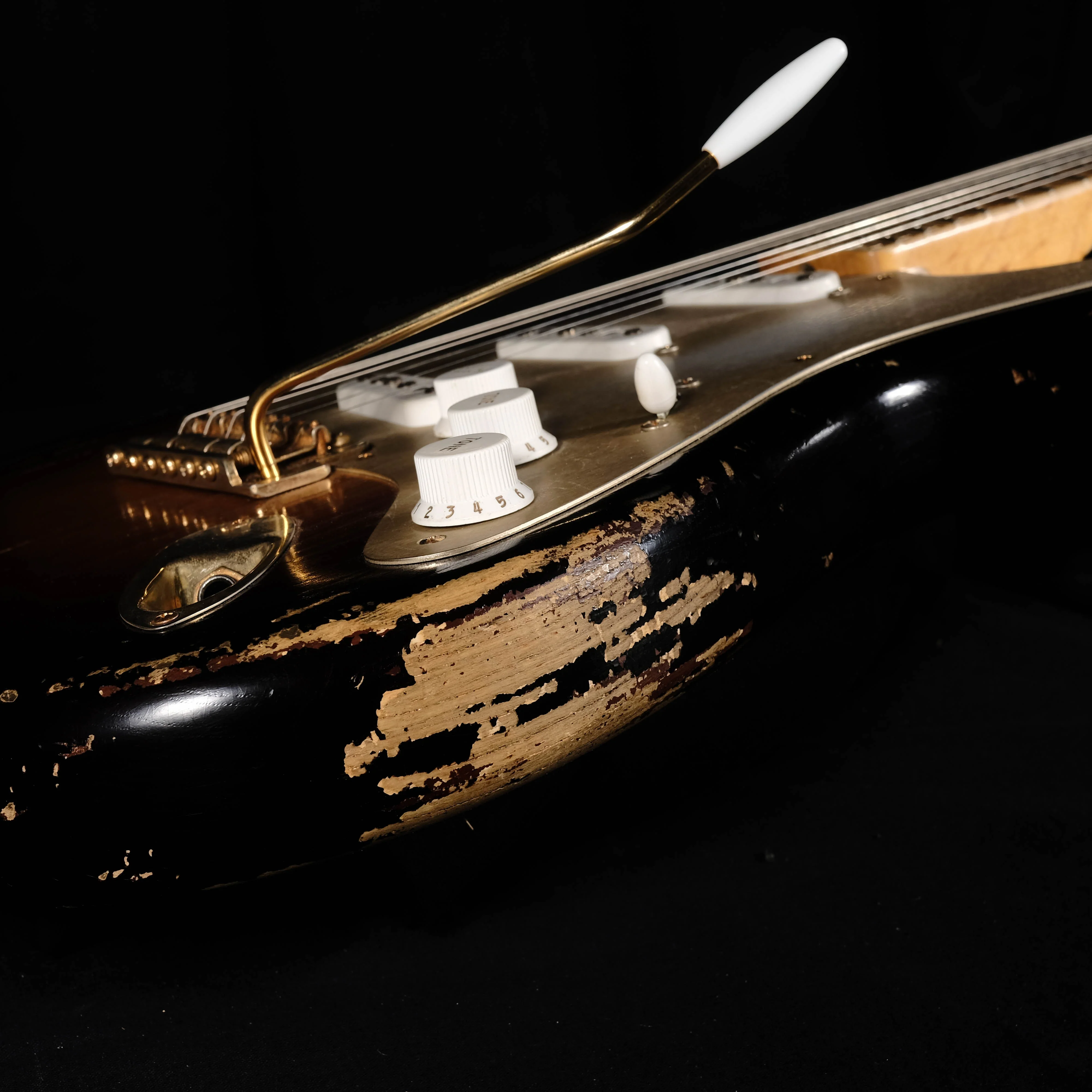 Pre Owned '14 Limited Edition Fender Custom Shop Heavy Relic Golden 50s Stratocaster Sunburst - Image 5