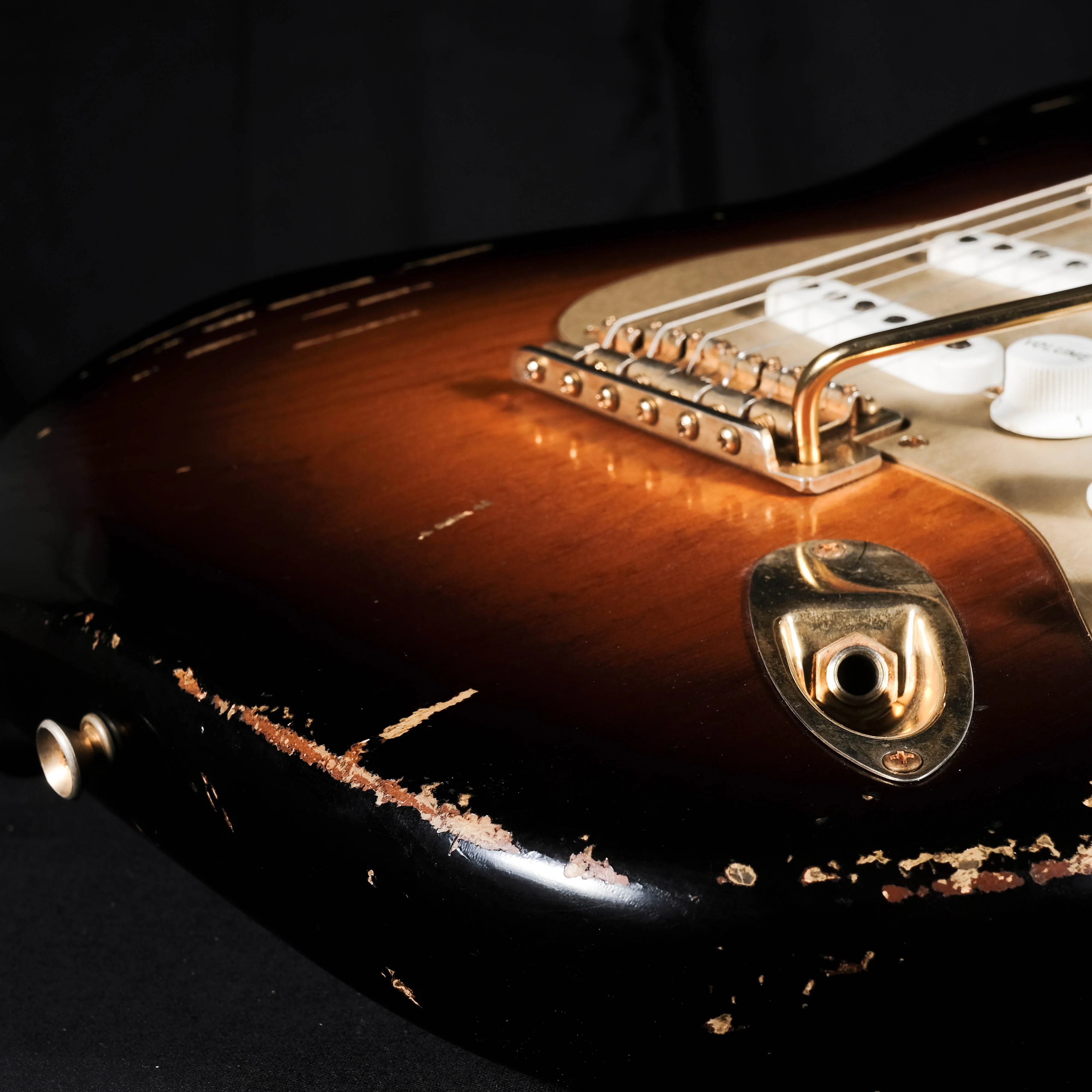 Pre Owned '14 Limited Edition Fender Custom Shop Heavy Relic Golden 50s Stratocaster Sunburst - Image 7