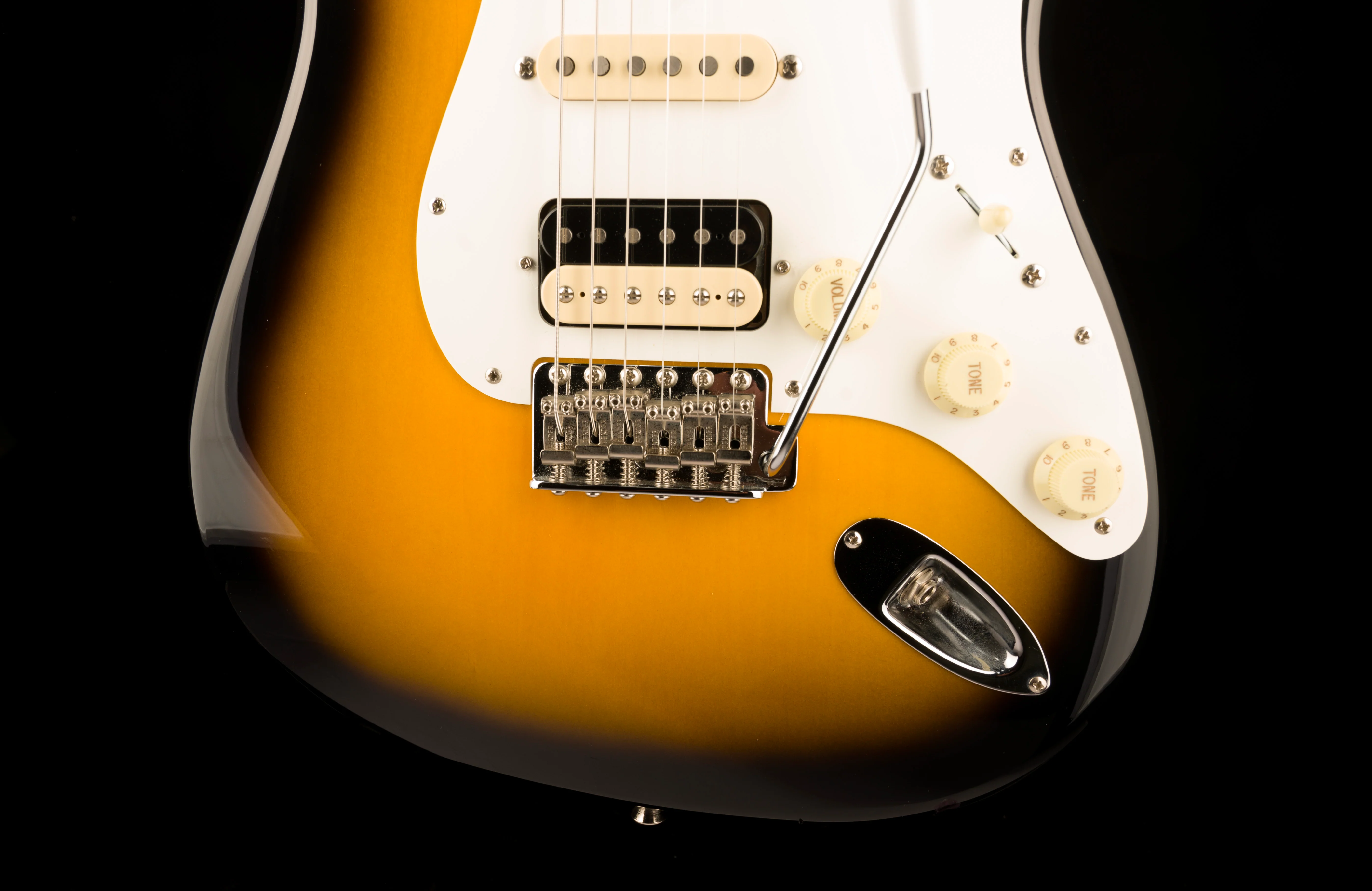 Used Fender JV Modified '50s Stratocaster HSS 2-Tone Sunburst with Gig Bag - Image 5