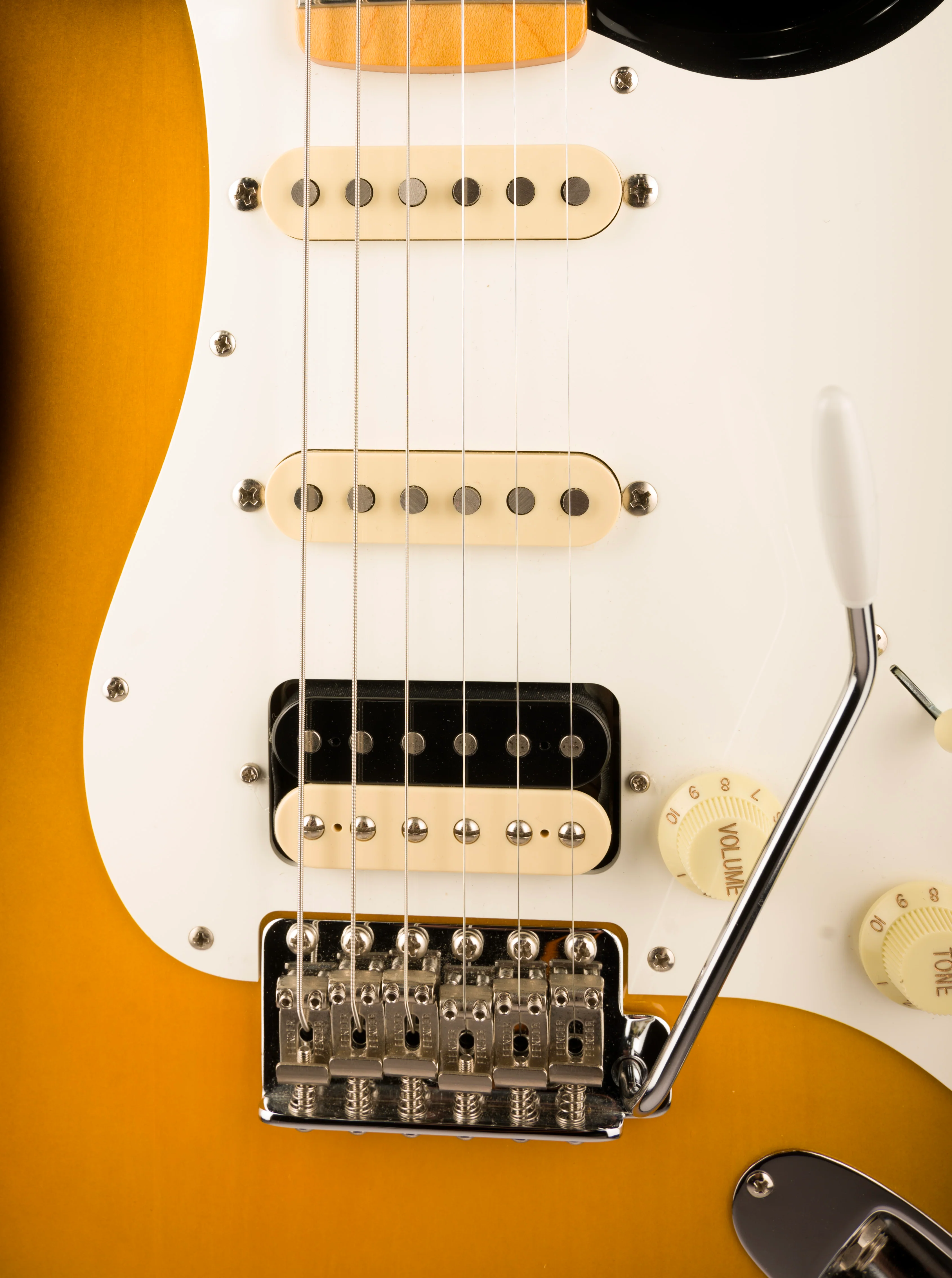Used Fender JV Modified '50s Stratocaster HSS 2-Tone Sunburst with Gig Bag - Image 7