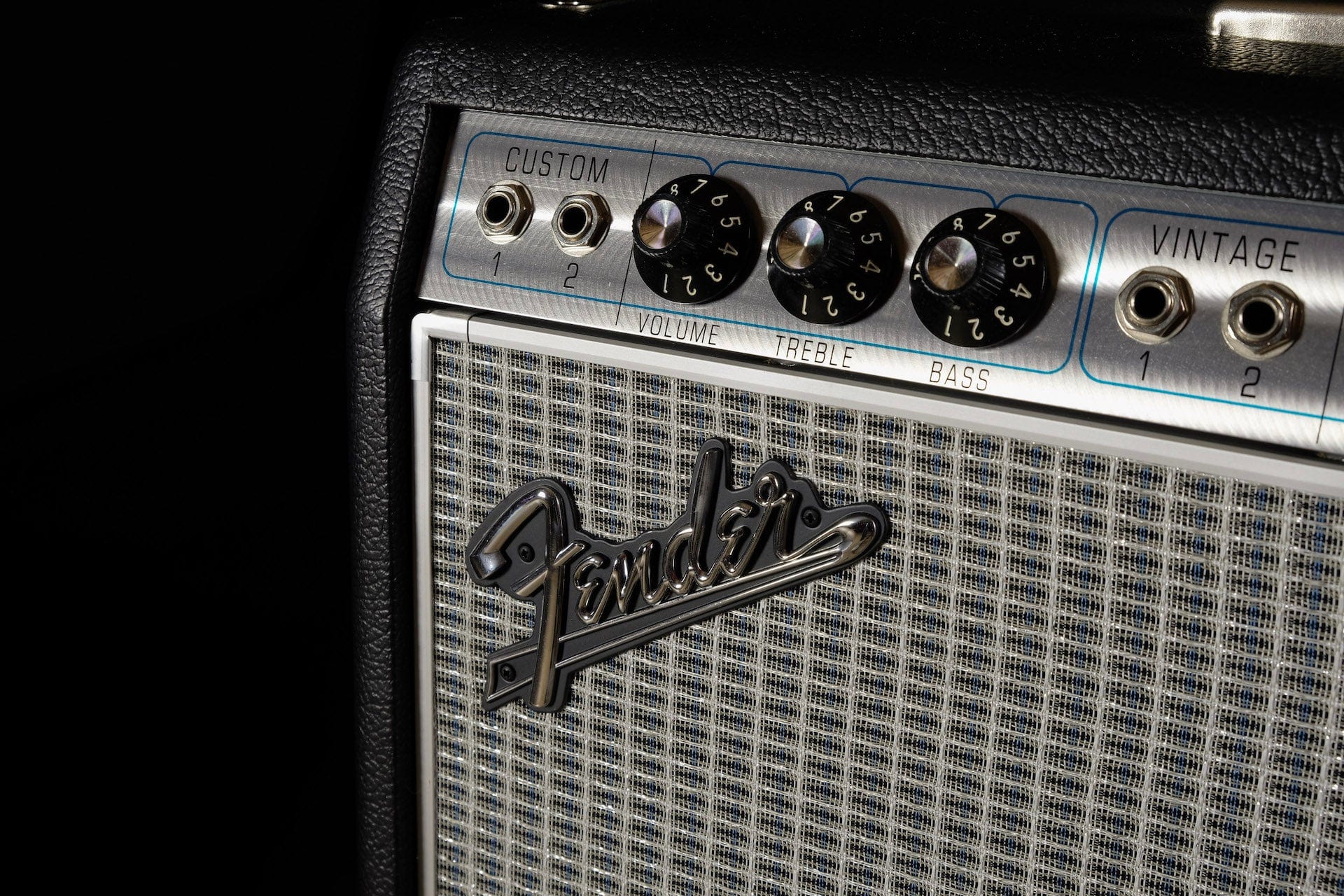 Used Fender Limited Edition ’68 Custom Deluxe Reverb Pine Neo Tube Guitar Amp Combo - Image 2
