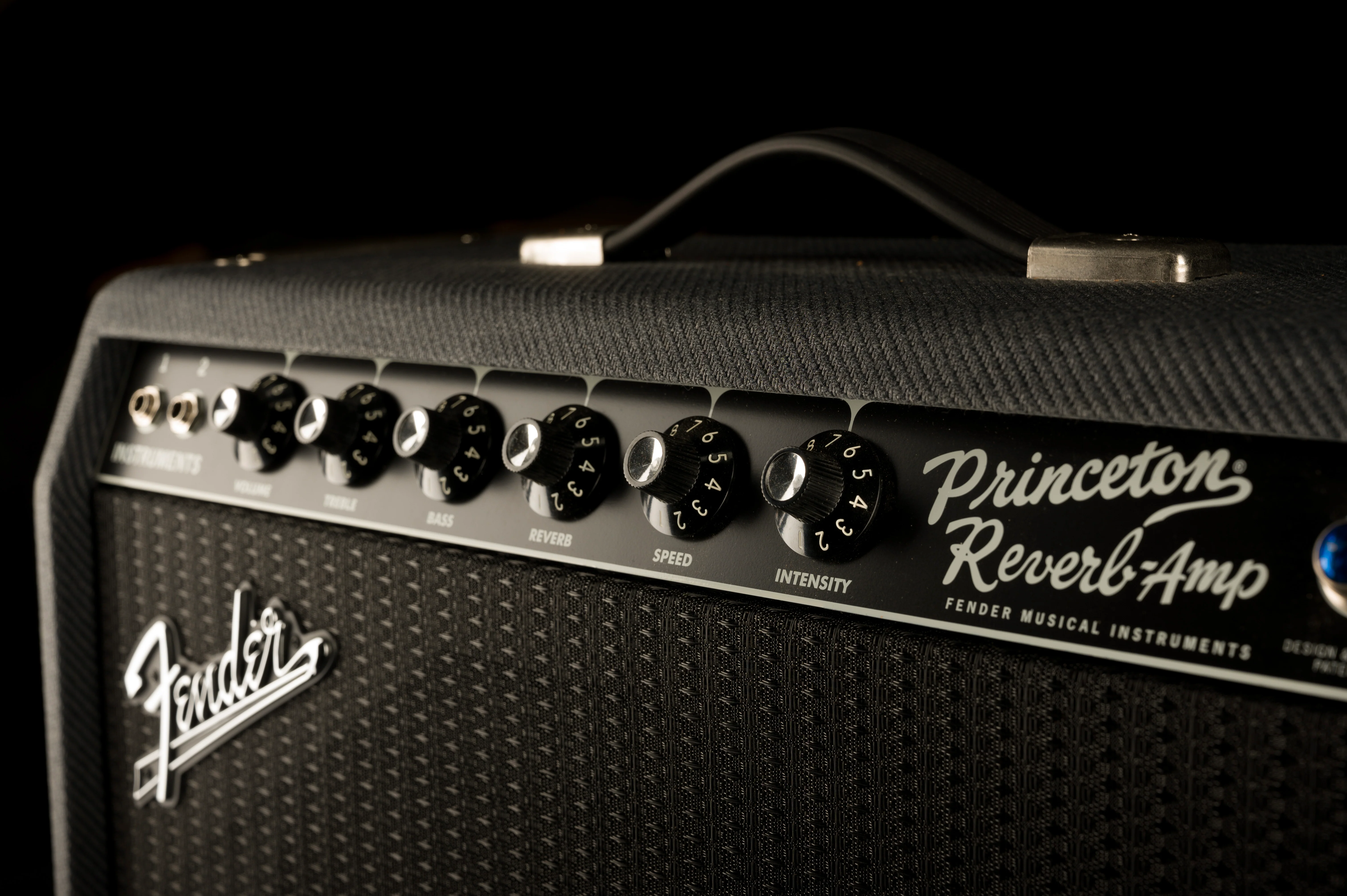 Used Fender Limited Edition '68 Princeton Black Lacquered Tweed Guitar Amp Combo With Cover And Footswitch - Image 3