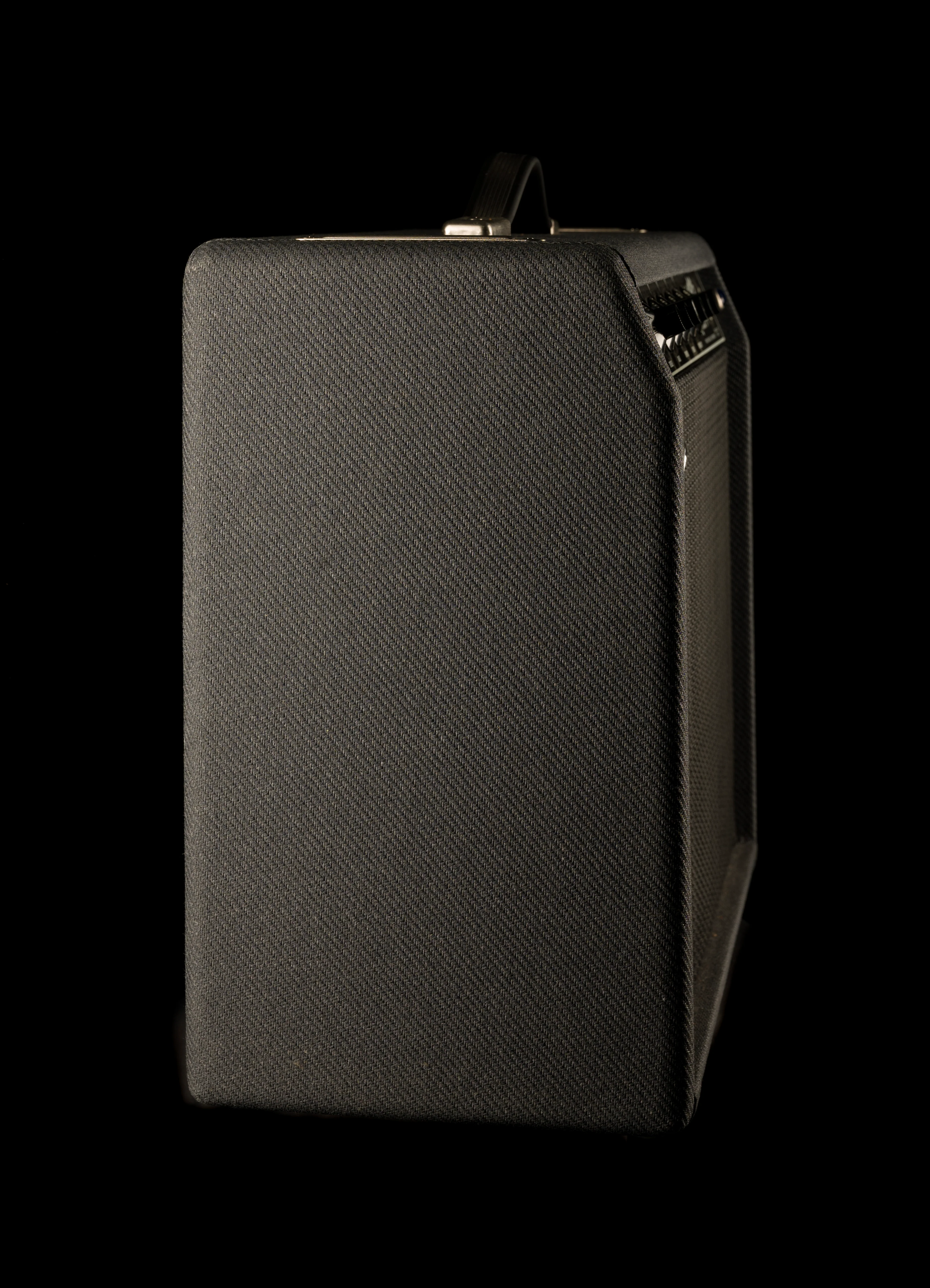 Used Fender Limited Edition '68 Princeton Black Lacquered Tweed Guitar Amp Combo With Cover And Footswitch - Image 7