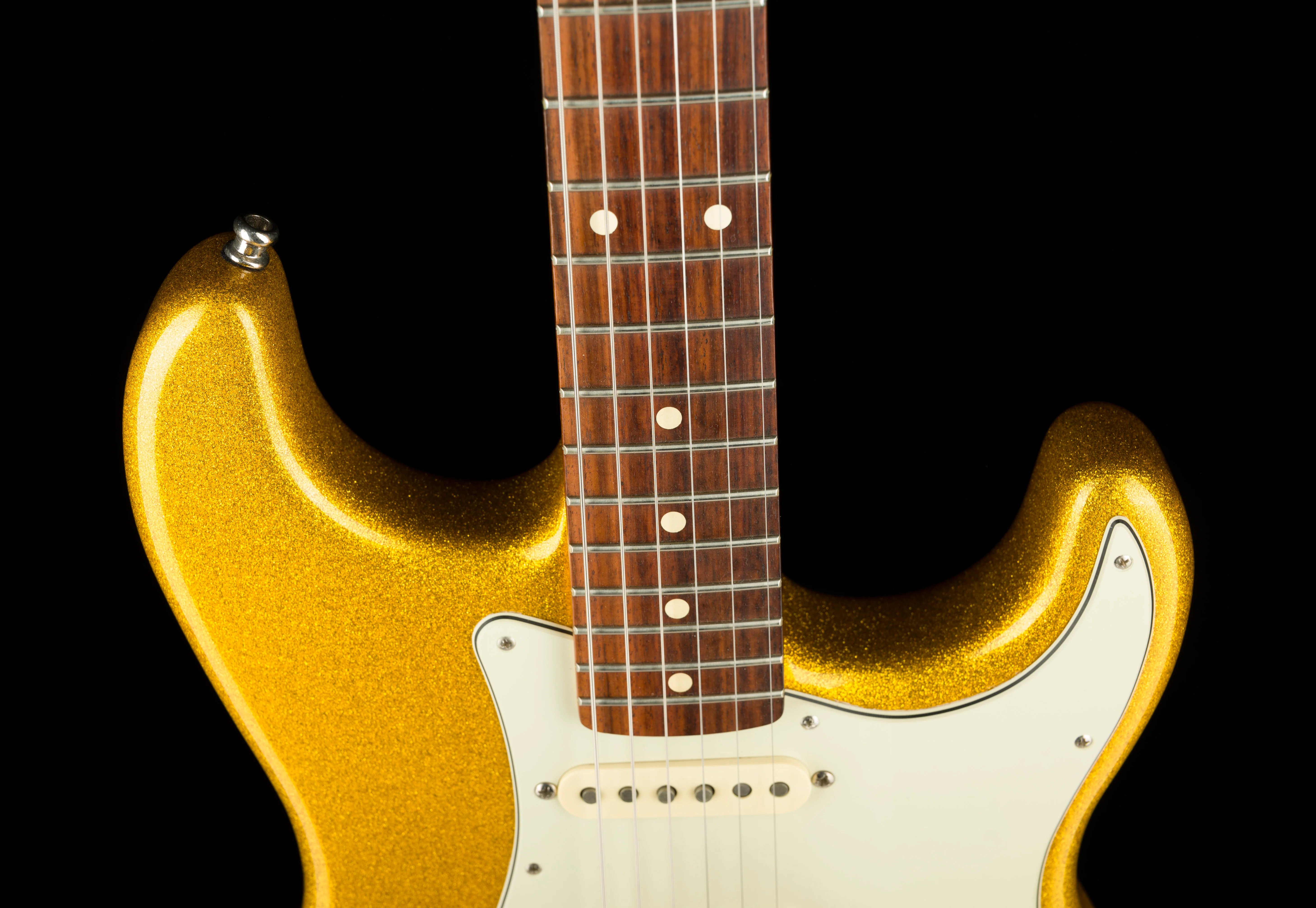 Used Fender Limited Edition Classic Player FSR 60's Stratocaster Vegas Gold with Case - Image 3