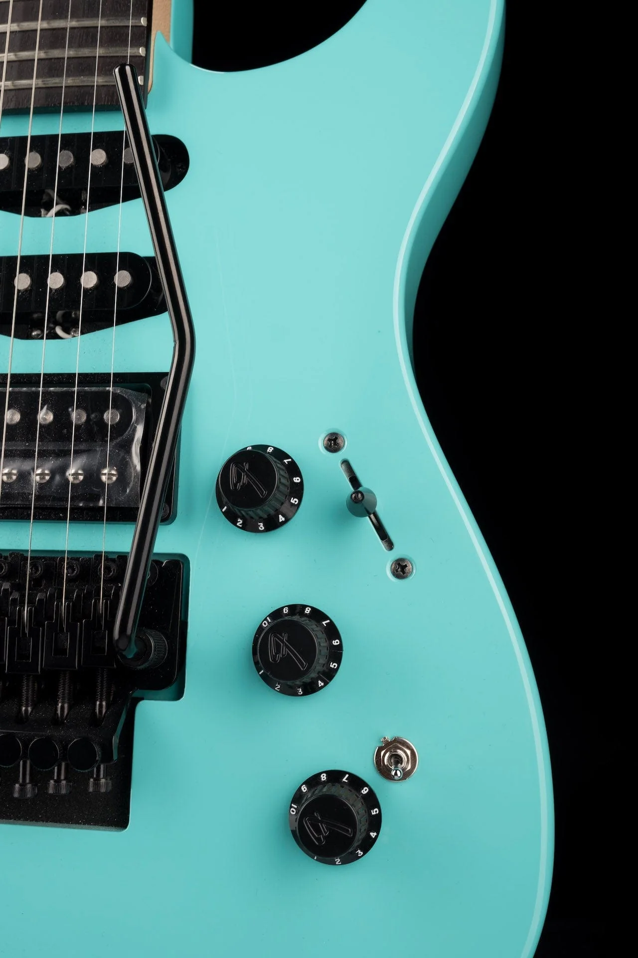 Used Fender Limited Edition HM Strat Rosewood Fingerboard Ice Blue Electric Guitar With Bag - Image 6