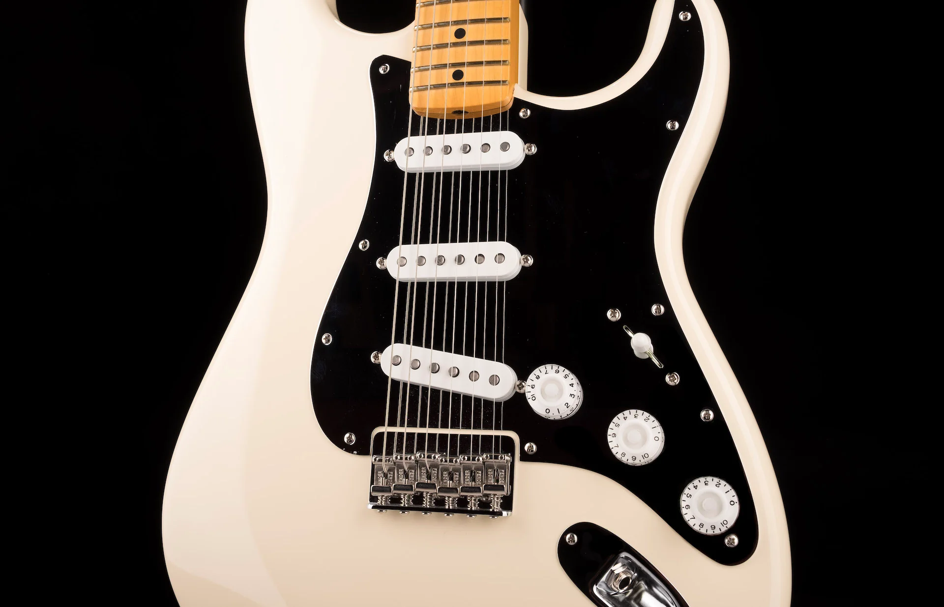 Used Fender Nile Rodgers Hitmaker Stratocaster Olympic White with OHSC - Image 6