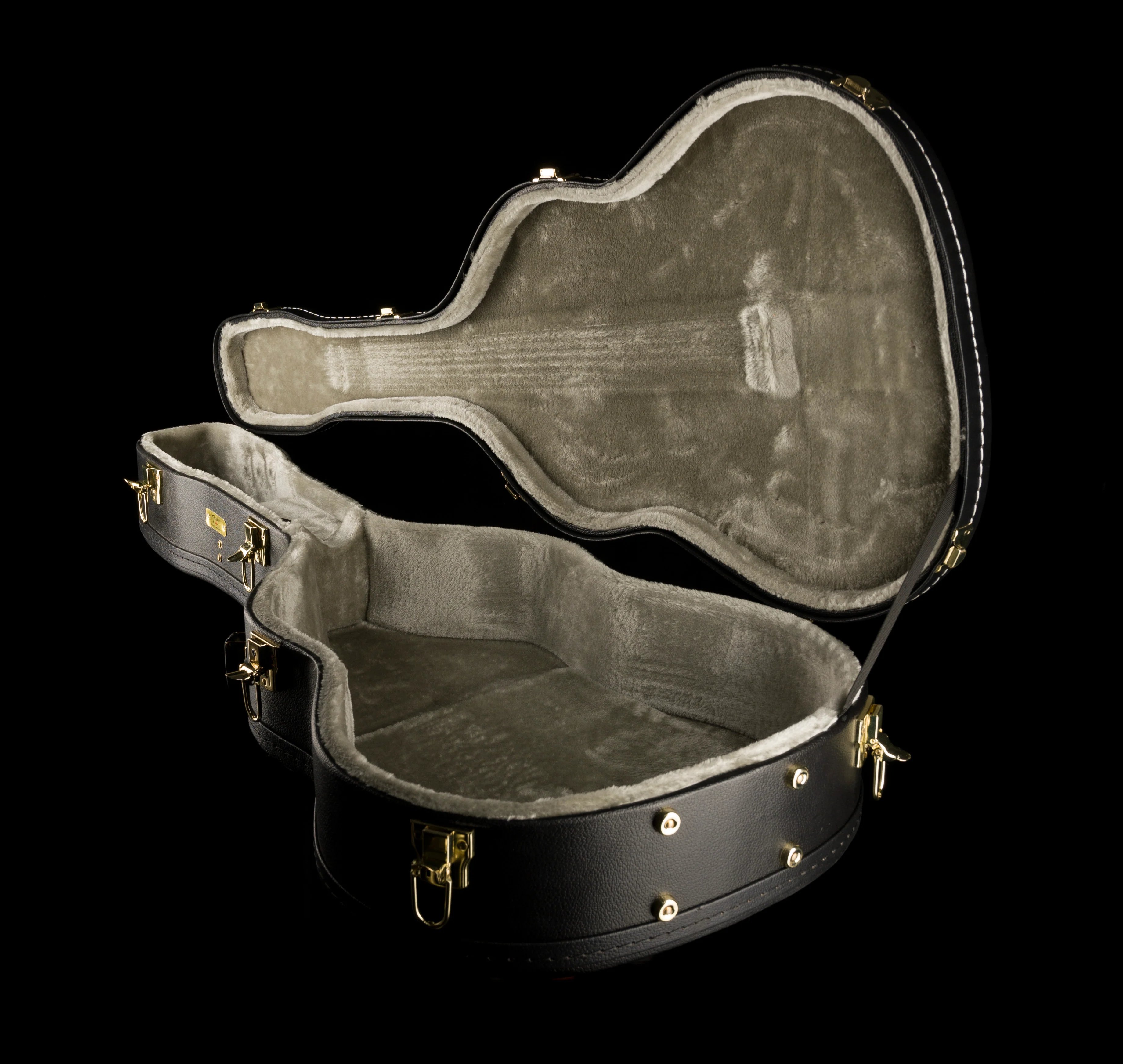 Used Fender Paramount  00/000 Case