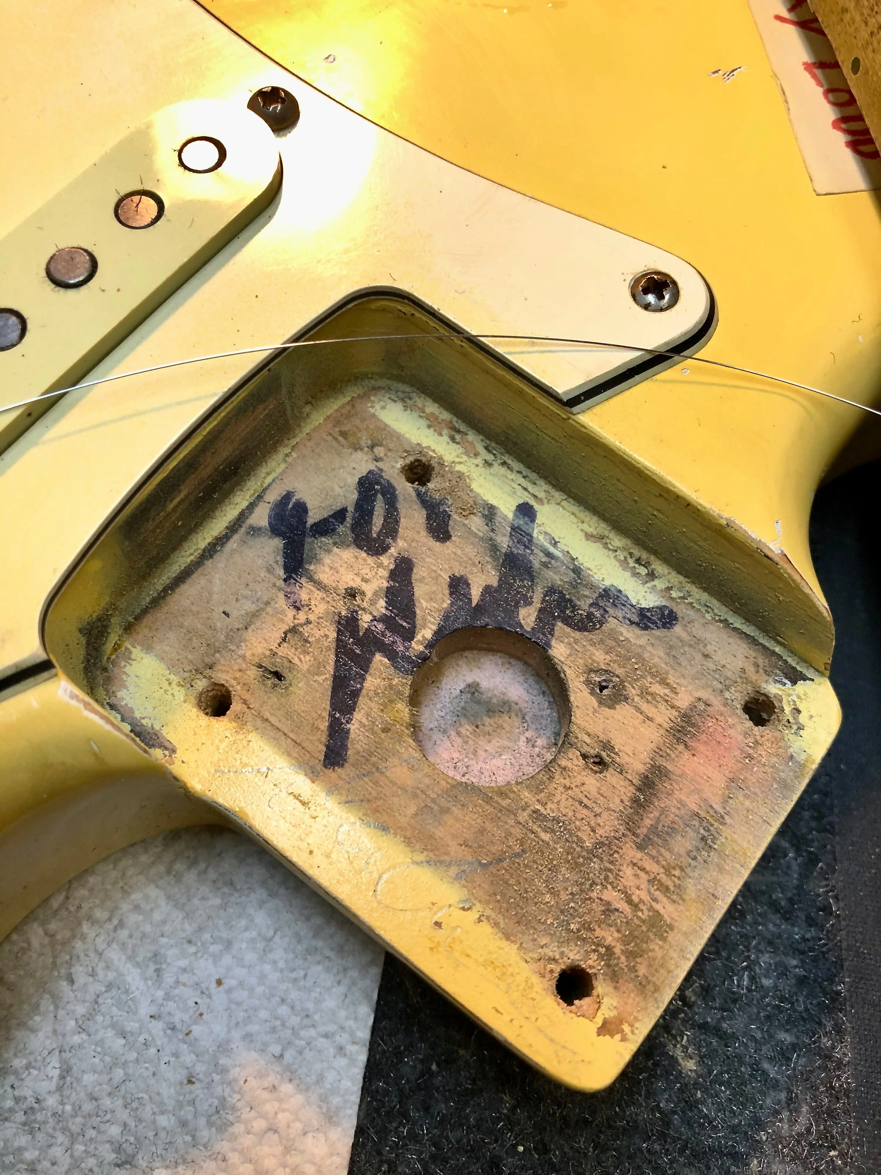 Used All Parts Lic. by Fender Relic Stratocaster Roland GK2A Pickup Olympic White Guitar HSC - Image 17