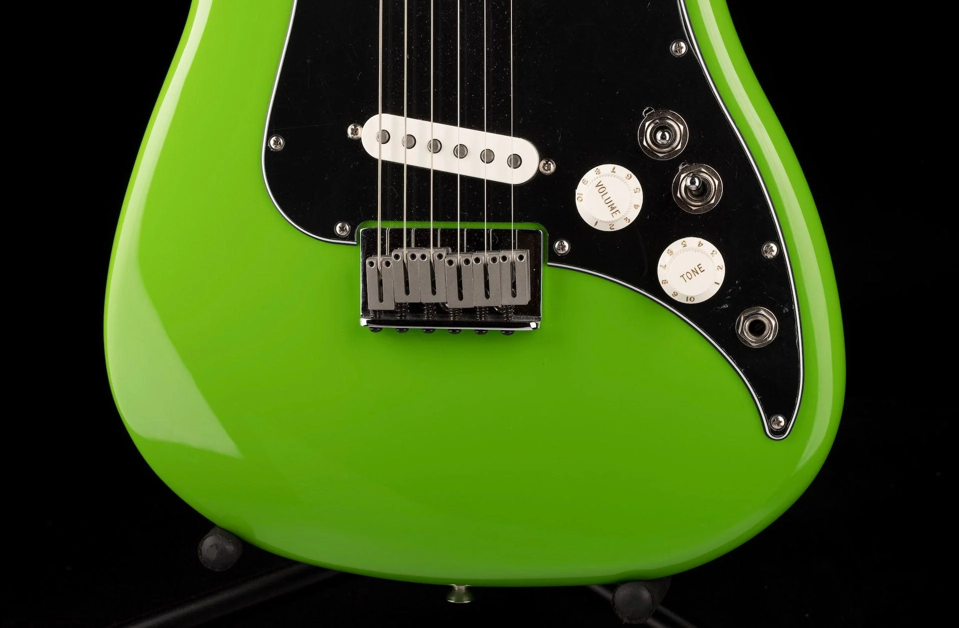 Used Fender Player Lead II Neon Green - Image 5