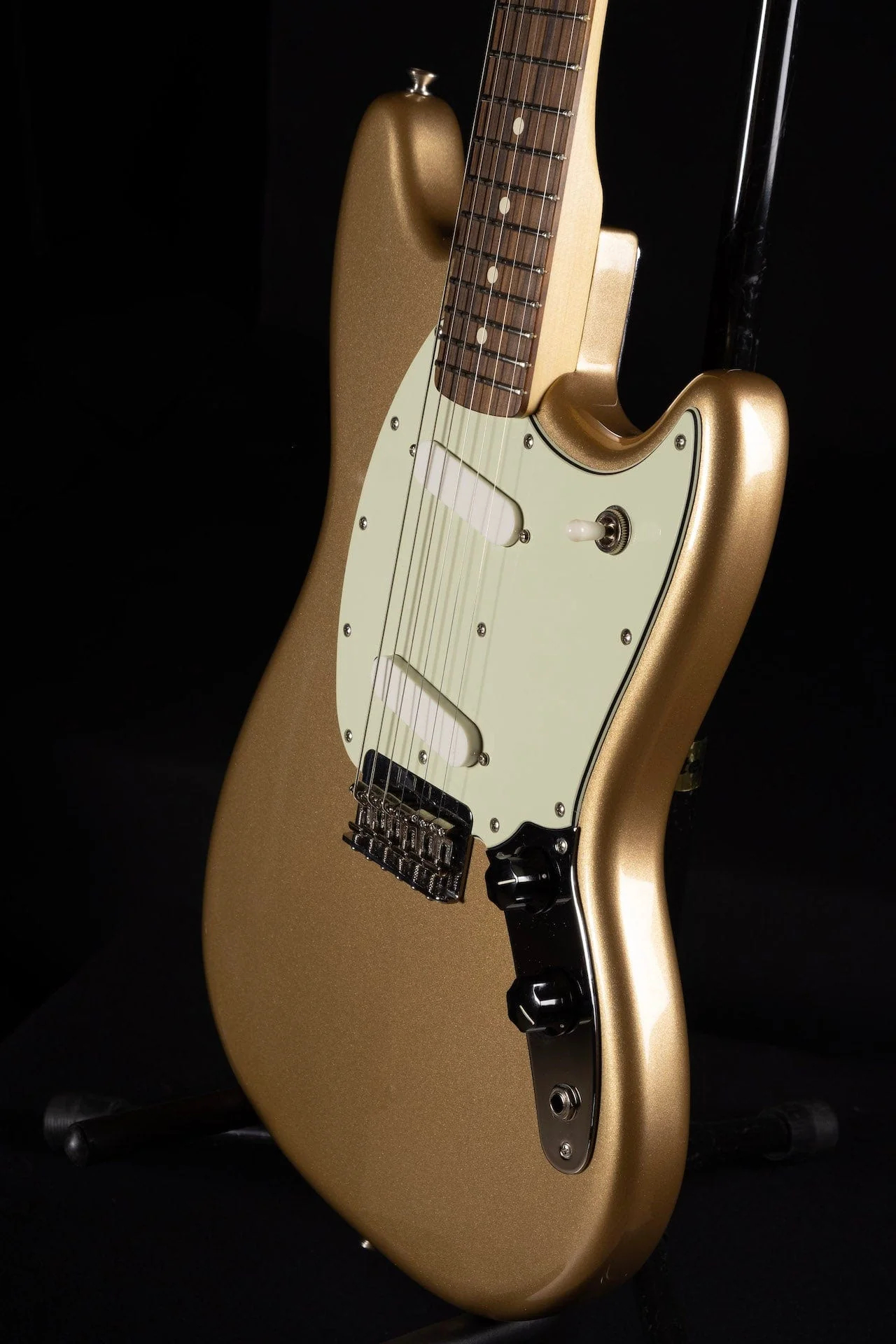 Used Fender Player Mustang Firemist Gold - Image 4