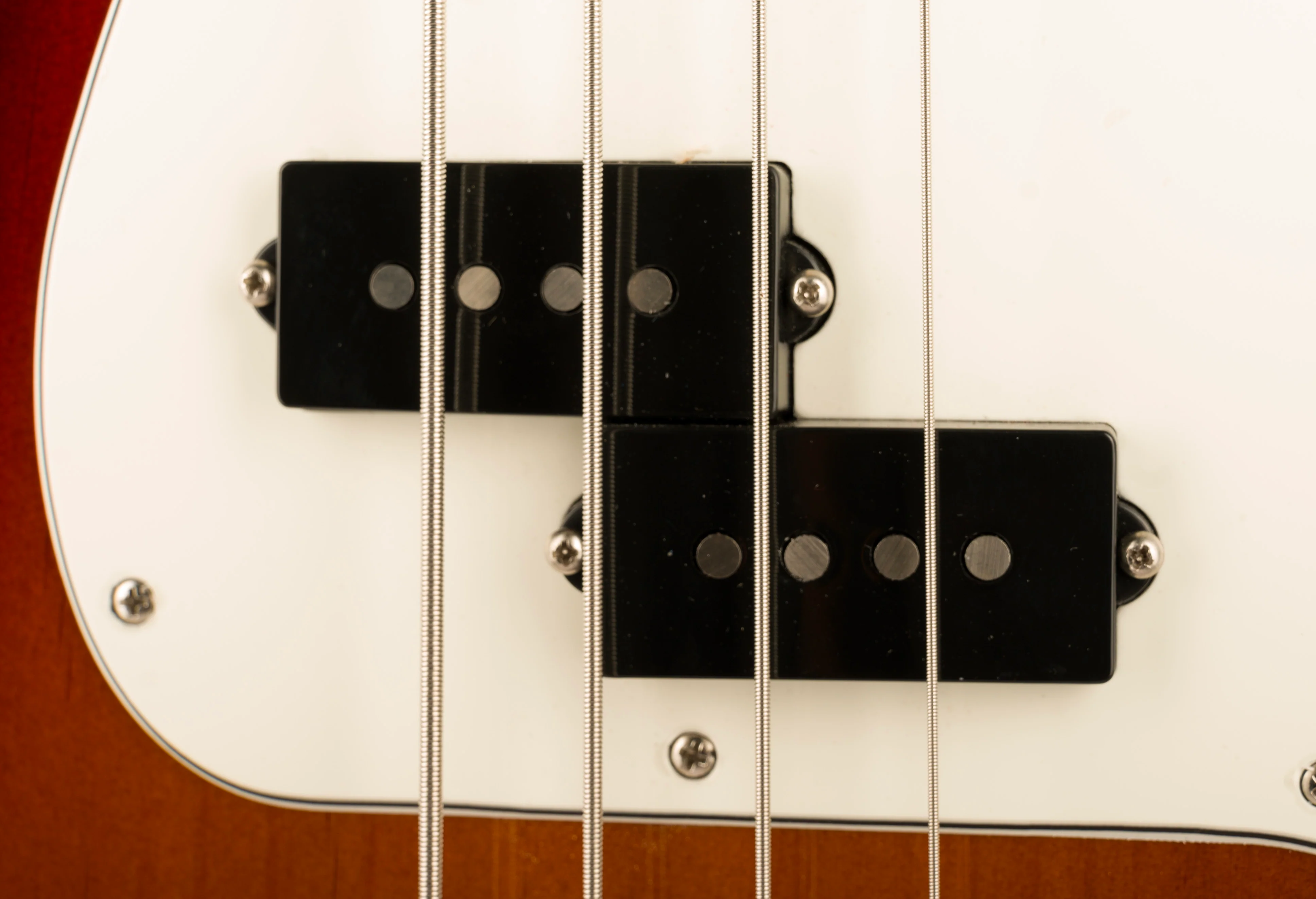 Used Fender Player Precision Bass Maple 3-Tone Sunburst With OHSC - Image 7