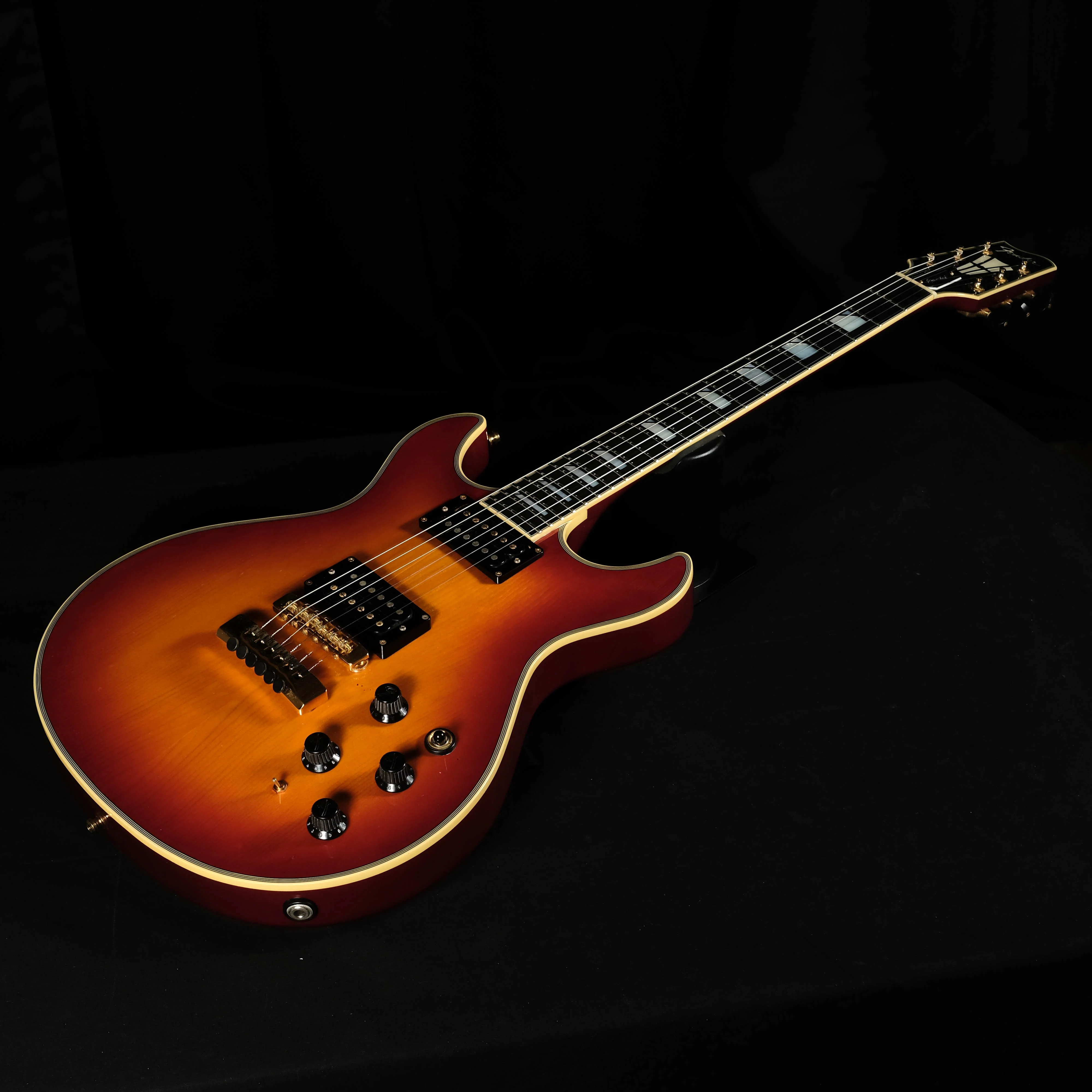 Used '93/94 Fender Robben Ford Electric Guitar Cherry Sunburst With HSC MIJ - Image 3