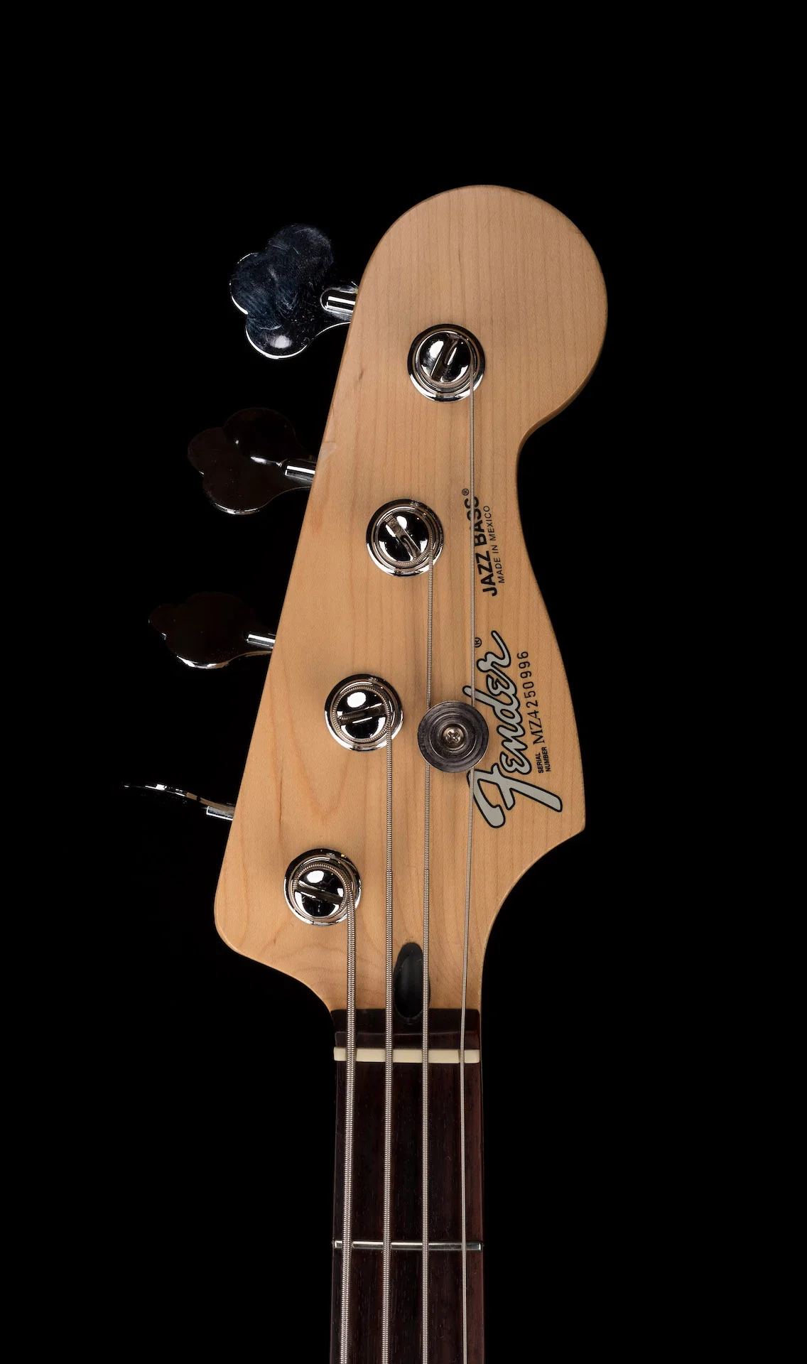 Used 2004 Fender Standard Jazz Bass Arctic White with Gig Bag - Image 6