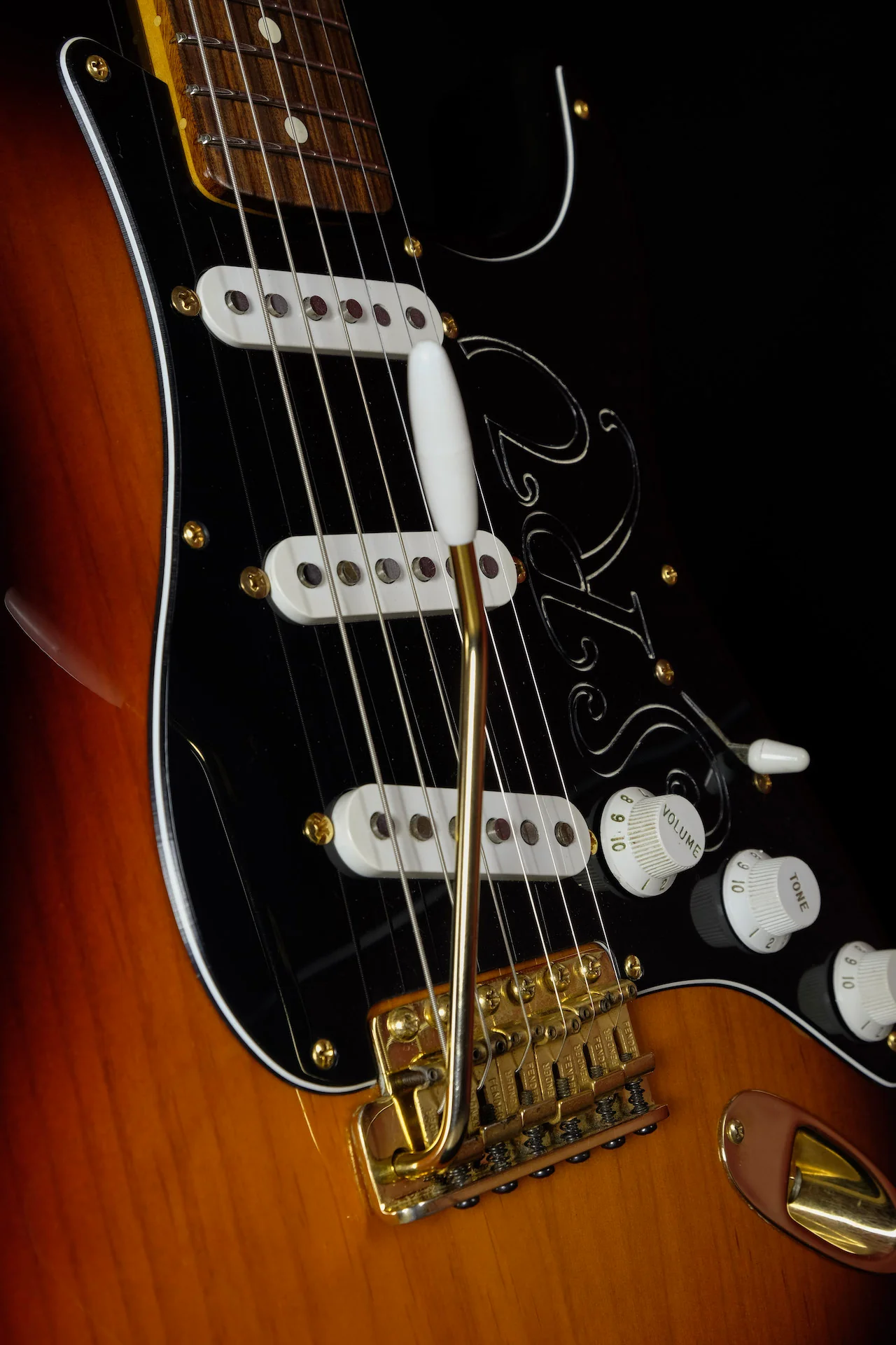 Used '00 Fender Stevie Ray Vaughn Stratocaster 3-Tone Sunburst With OHSC - Image 4