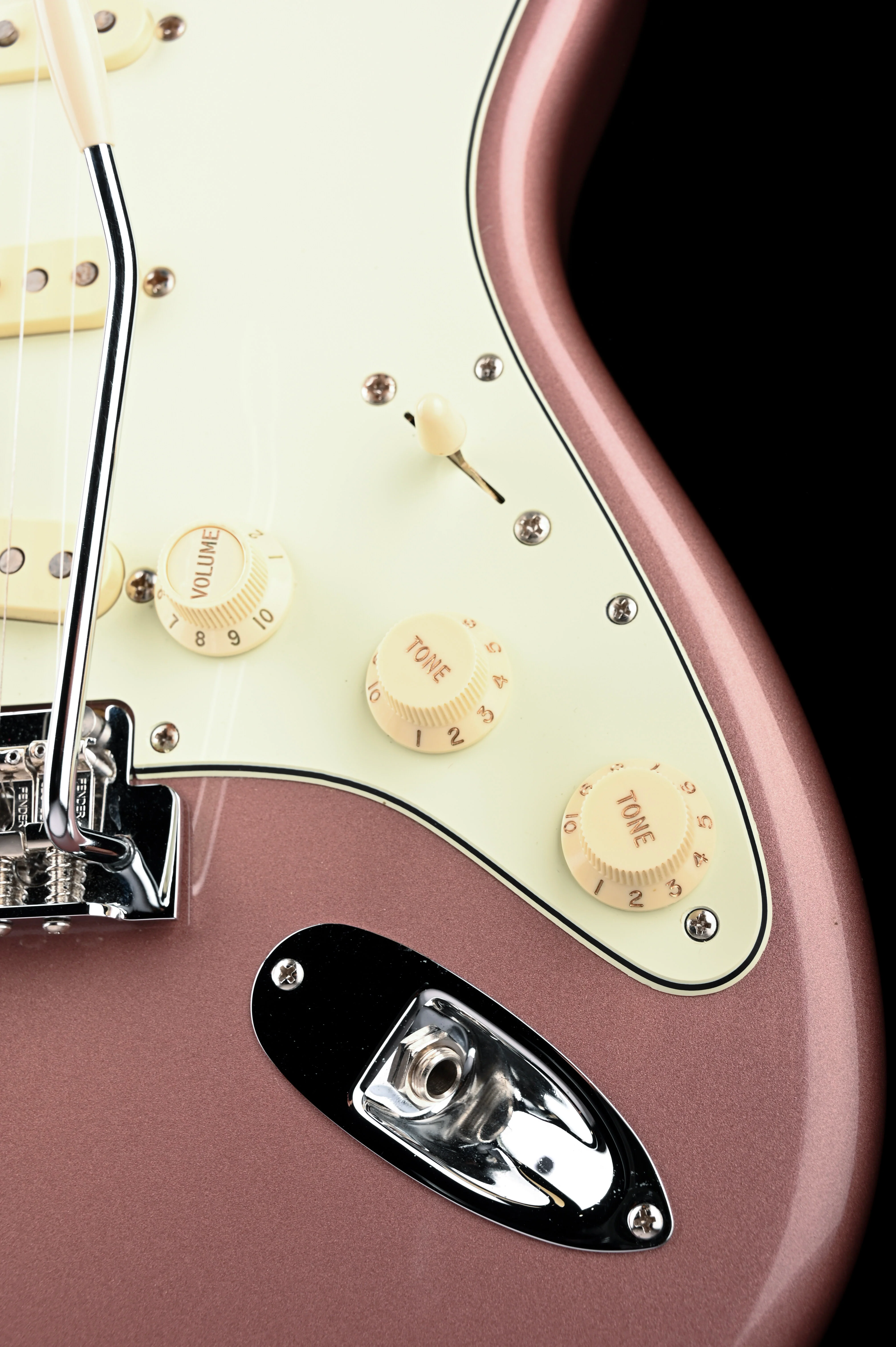 Used Fender Vintera '60s Stratocaster Modified Burgundy Mist Metallic with Bag - Image 8