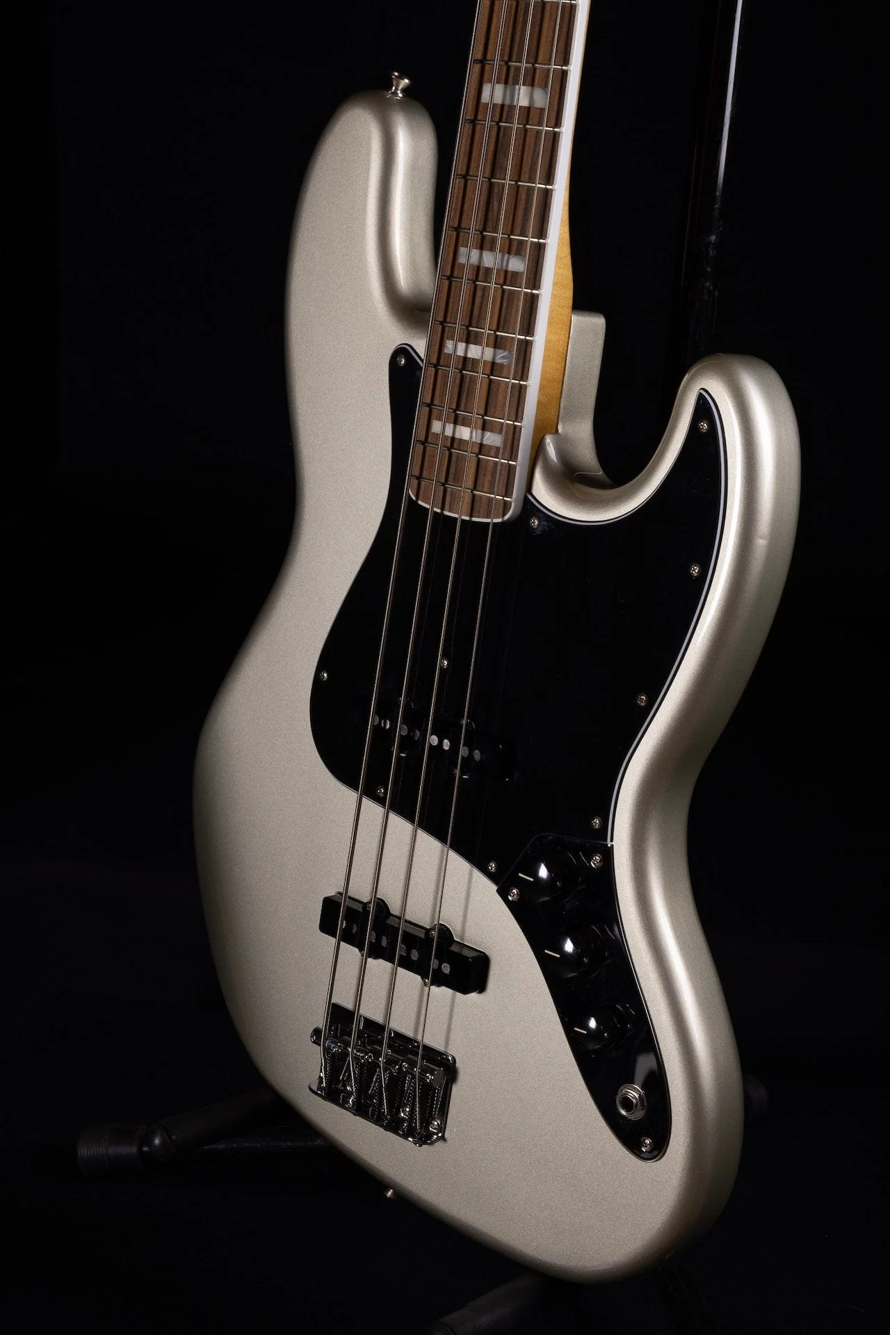 Used Fender Vintera 70's Jazz Bass Inca Silver with Gig Bag - Image 4