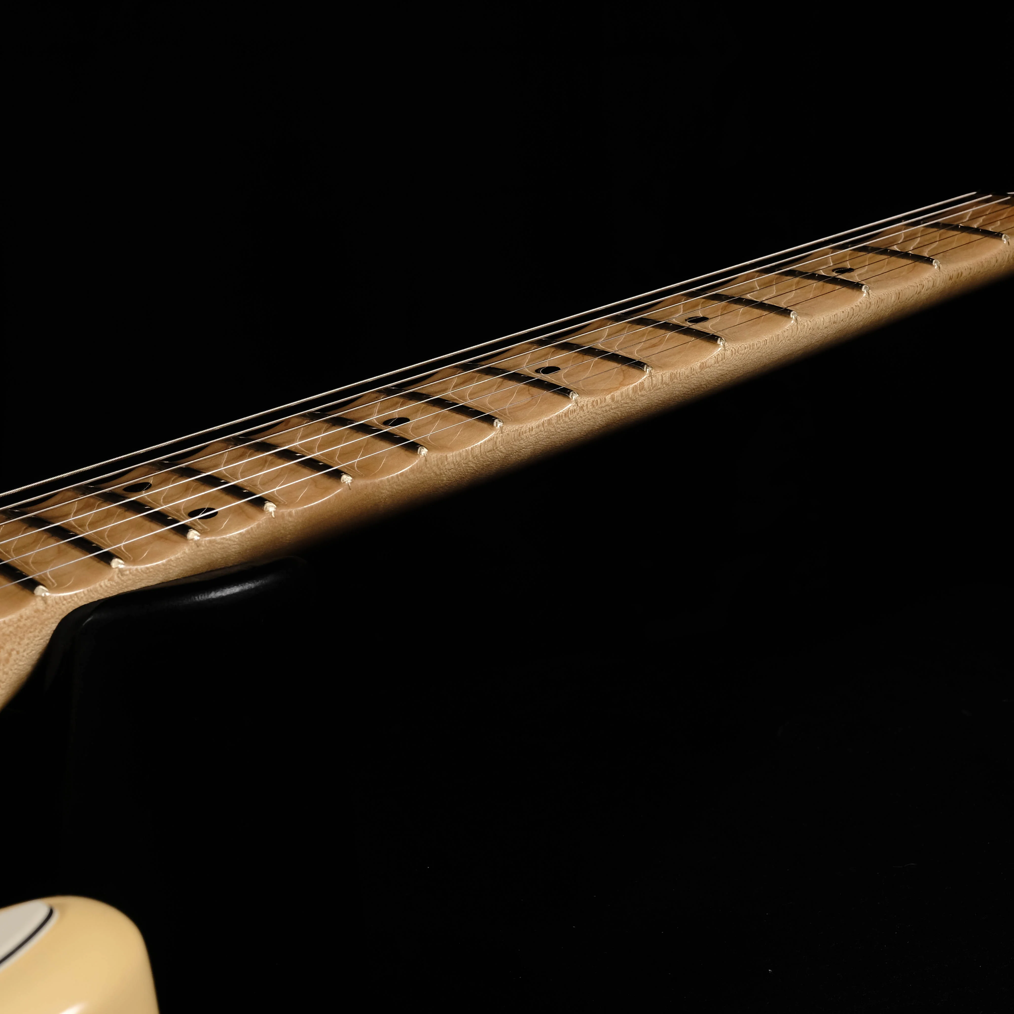 Pre Owned Fender Yngwie Malmsteen Stratocaster Vintage White OHSC With UPGRADES! - Image 6