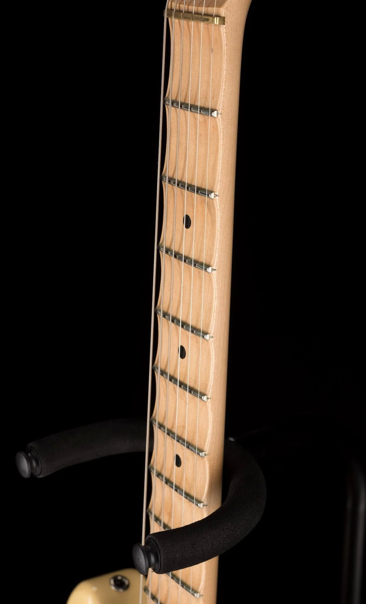 Used Fender Yngwie Malmsteen Stratocaster Vintage White with OHSC - Image 12